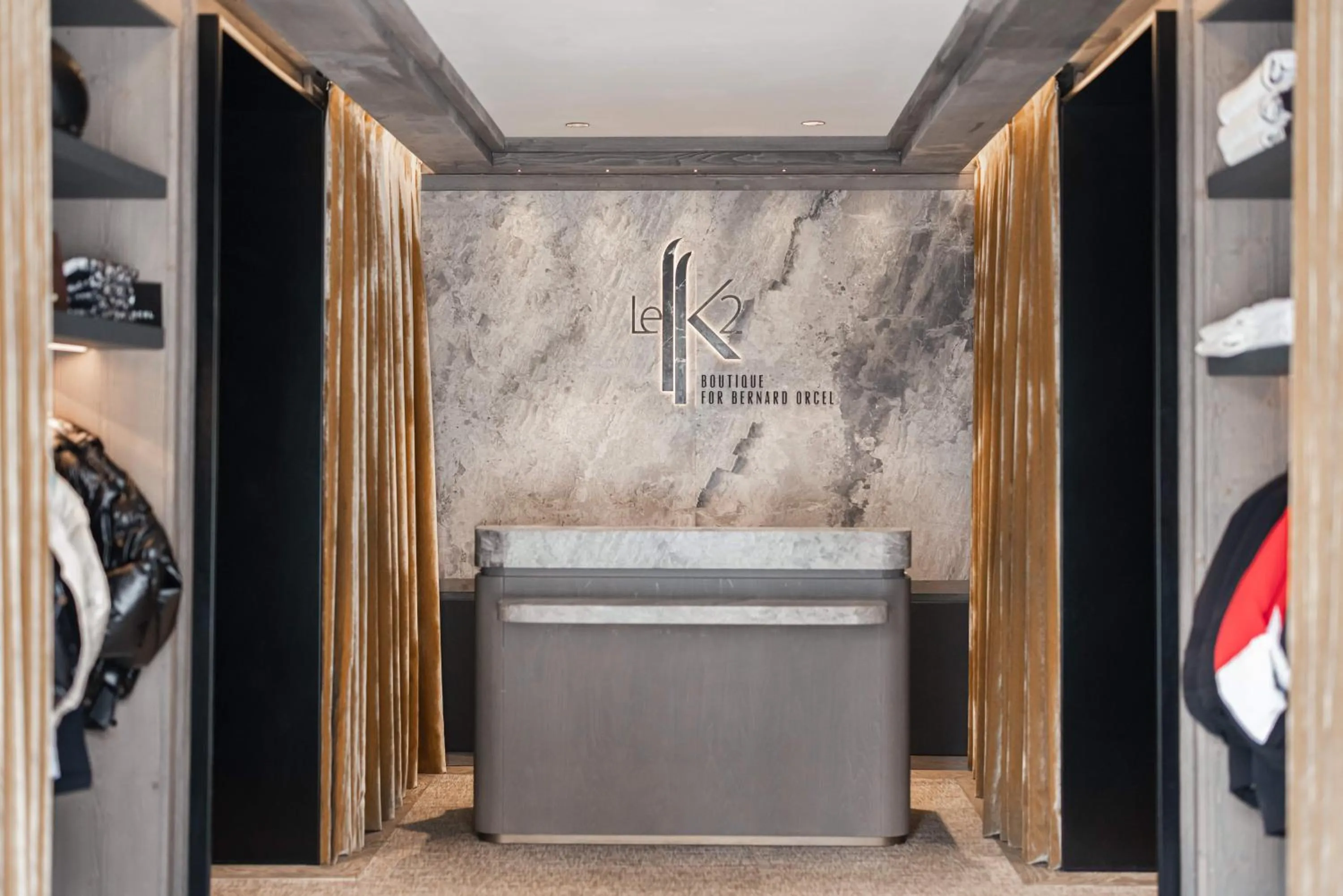 On-site shops in Hotel Le K2 Chogori