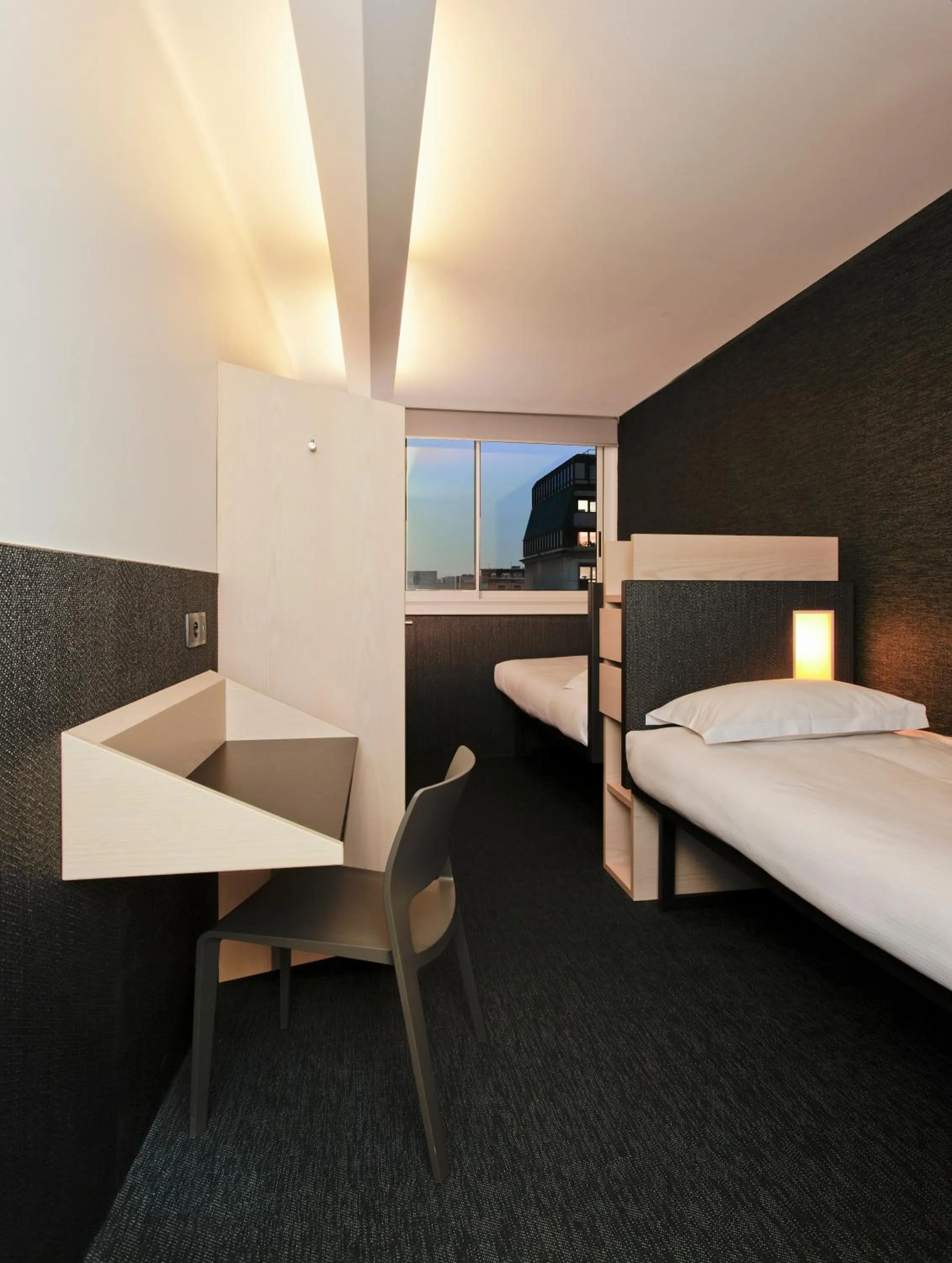Bedroom, Bed in FIAP Paris