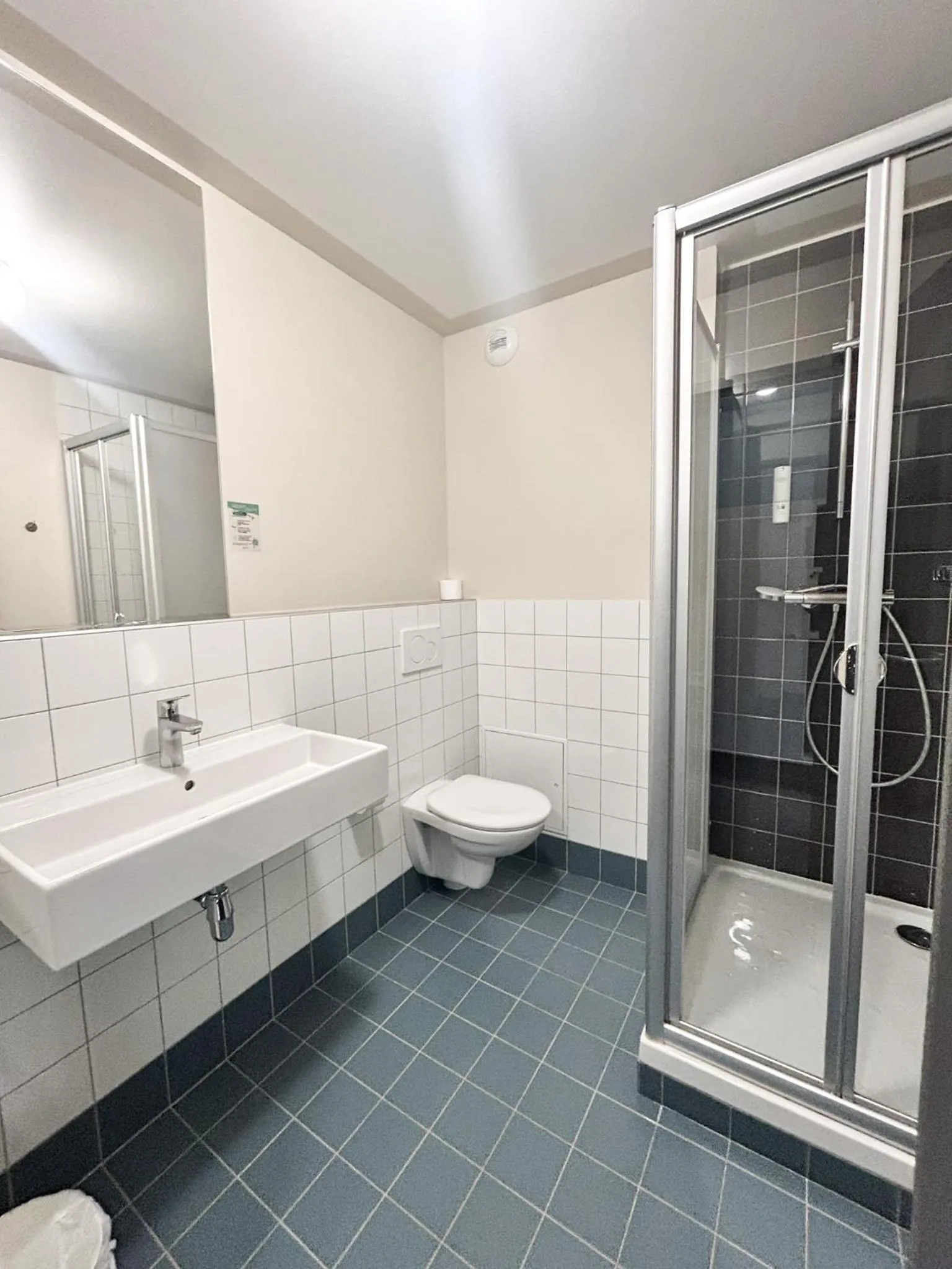 Bathroom in FIAP Paris