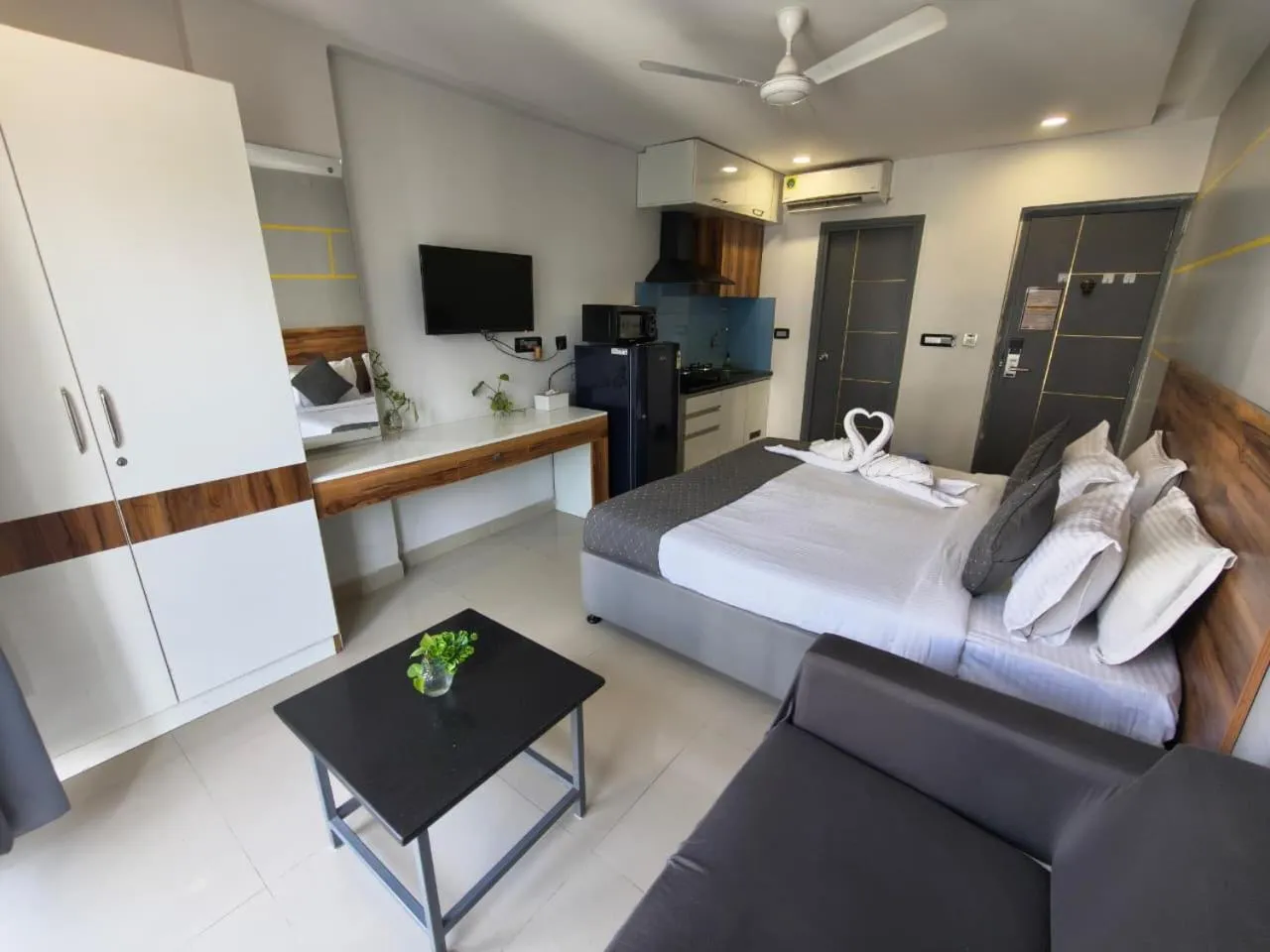 Bed in RESTEL STUDIO FLATS