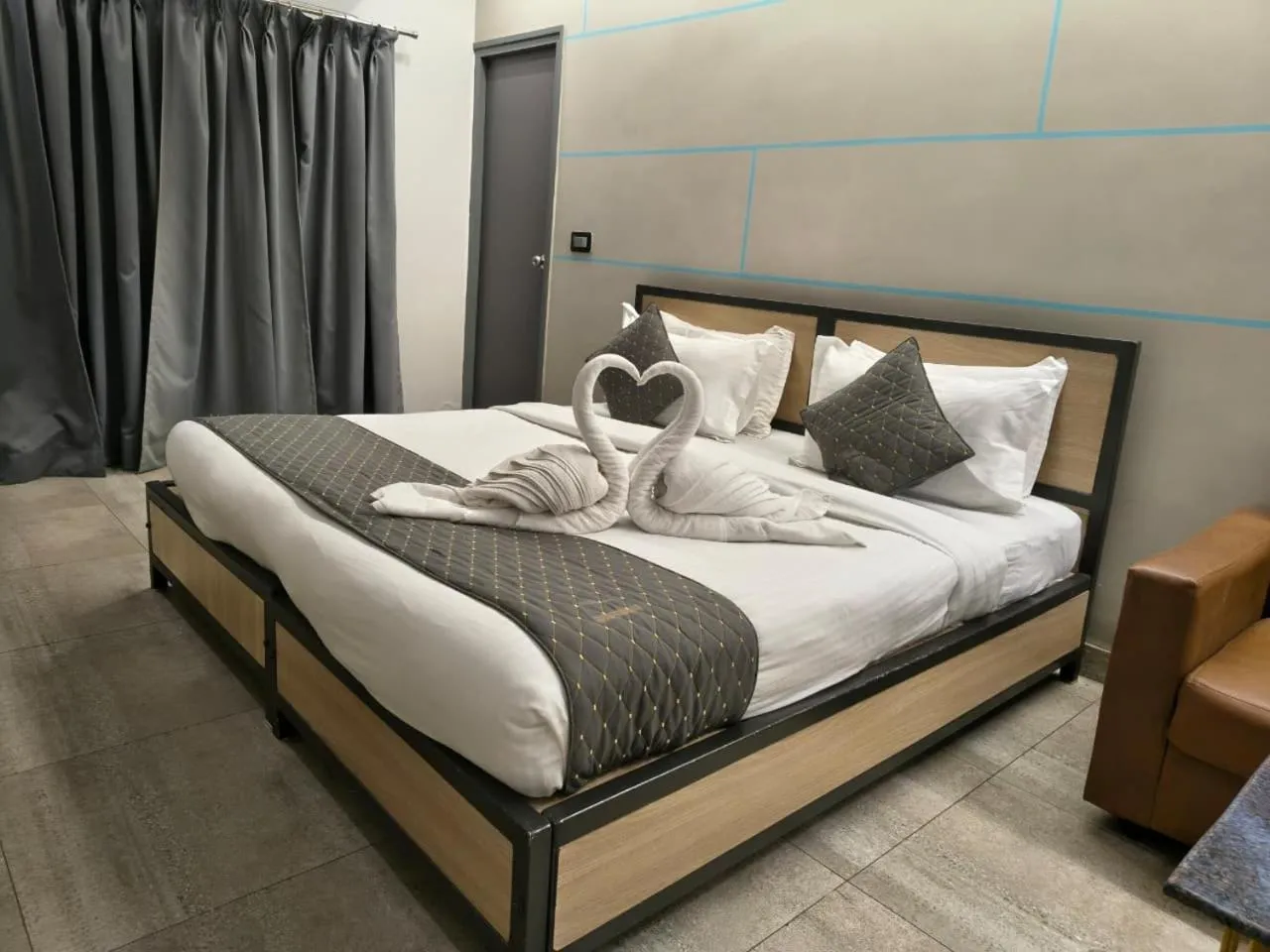 Bed in RESTEL STUDIO FLATS