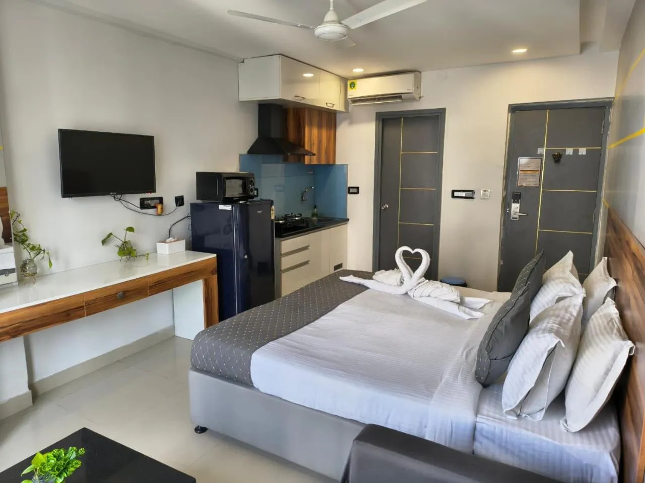 Bed in RESTEL STUDIO FLATS