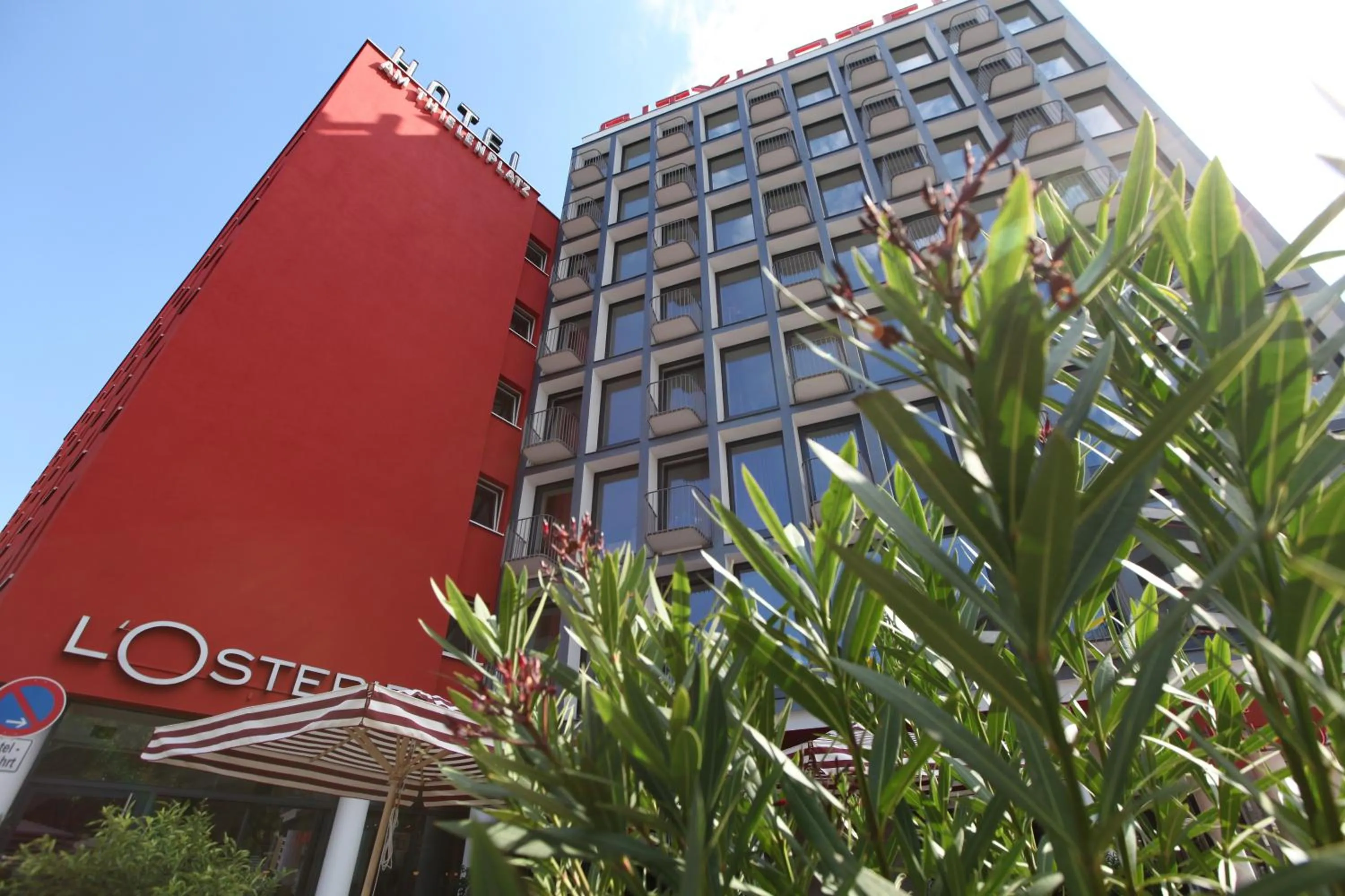 Facade/entrance in Cityhotel am Thielenplatz