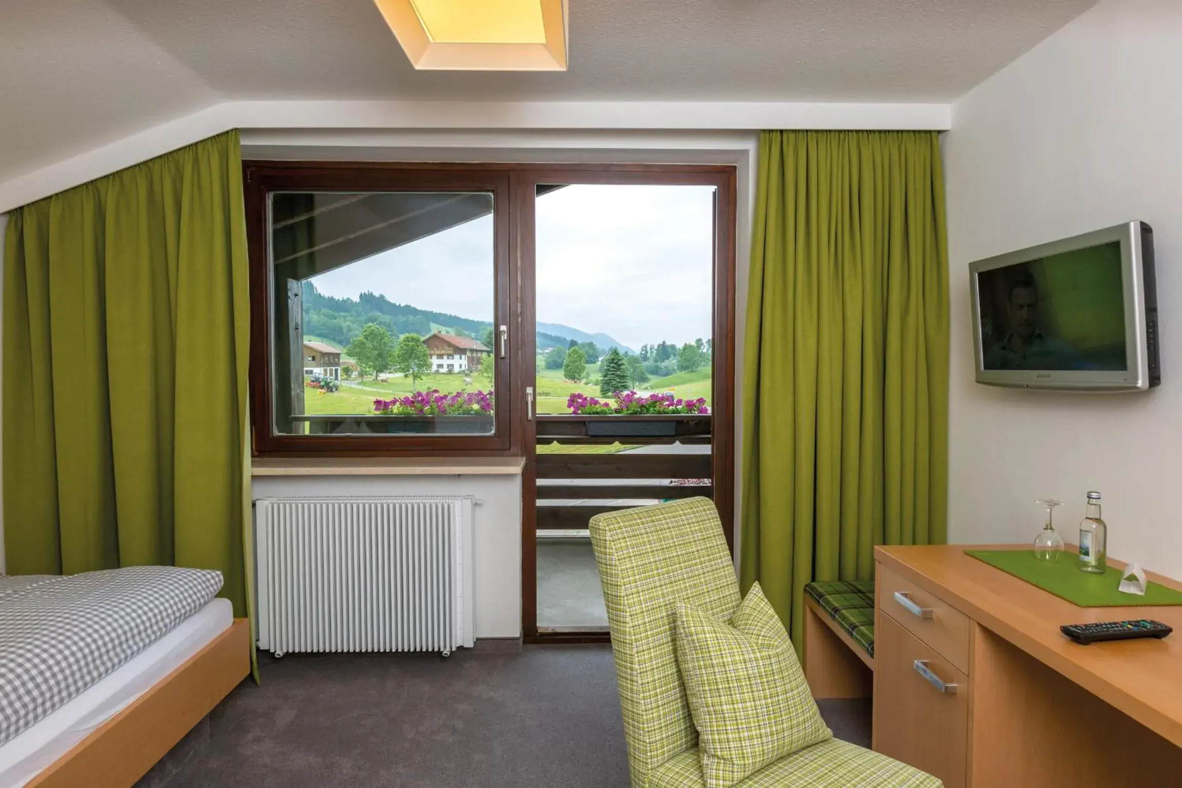 Standard Single Room with Balcony in Sulzberger Hof Standard Single Room with Balcony in Sulzberger Hof