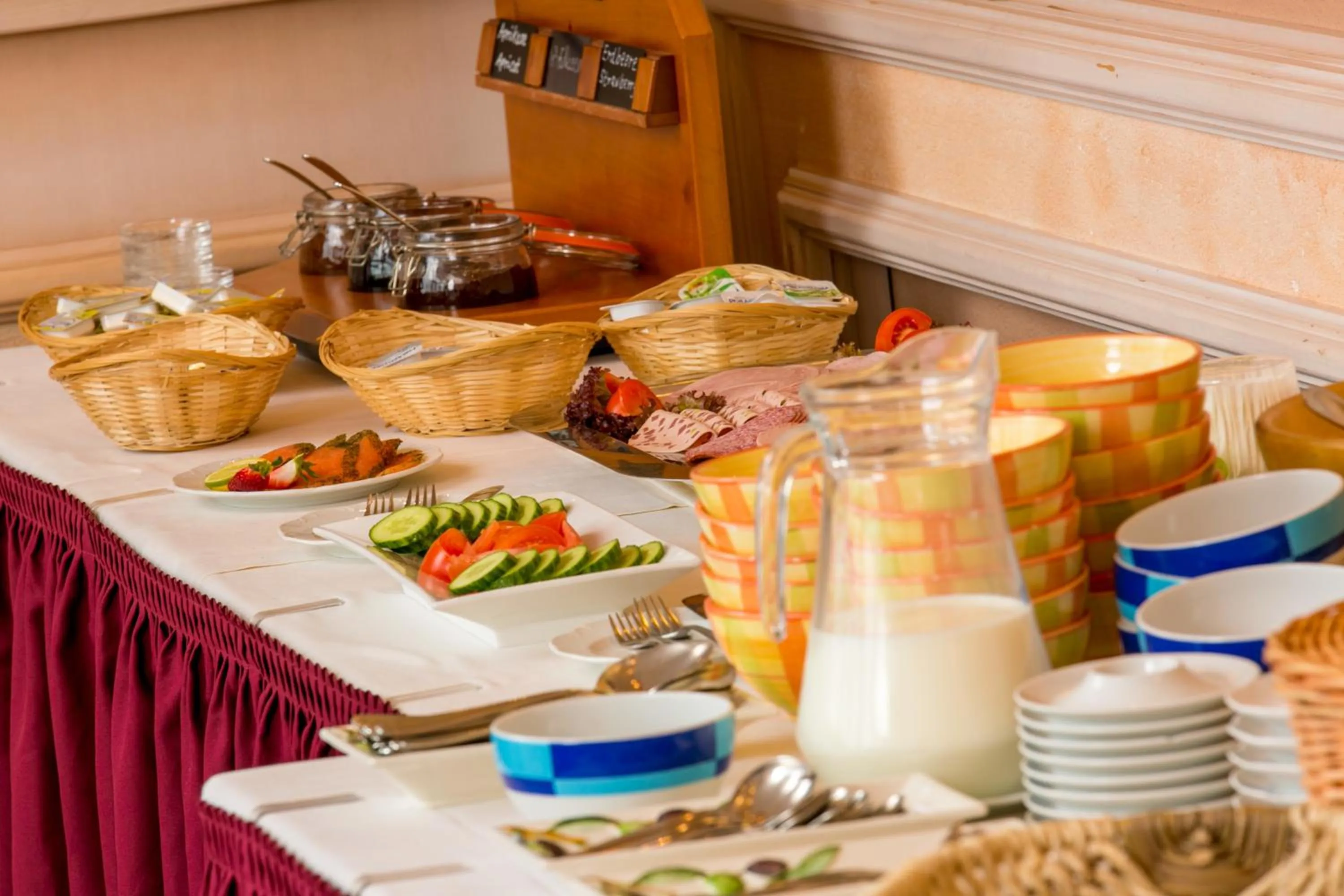 Buffet breakfast in Sulzberger Hof