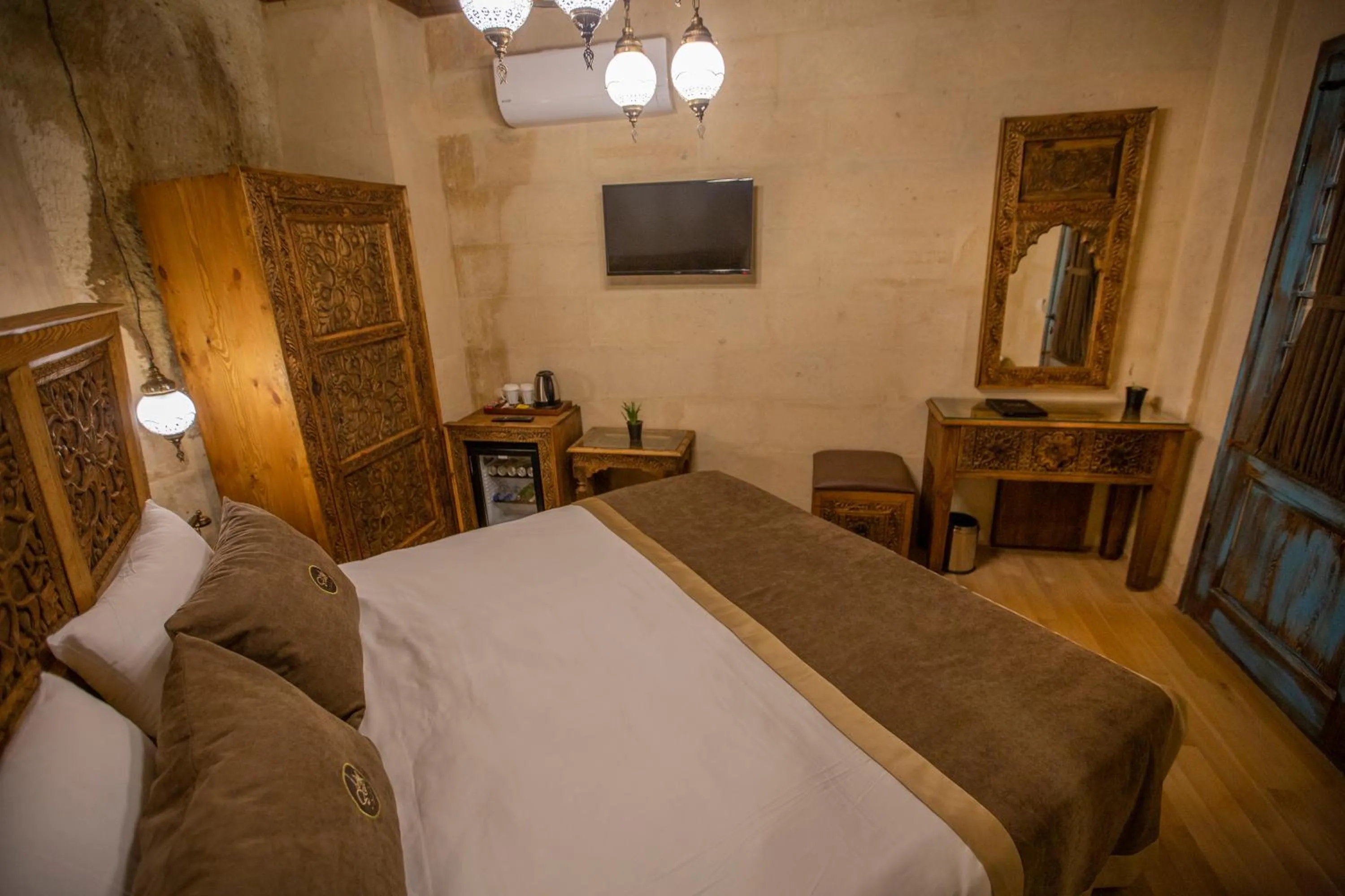 Bedroom, Bed in Sinasos Star Hotel Cappadocia
