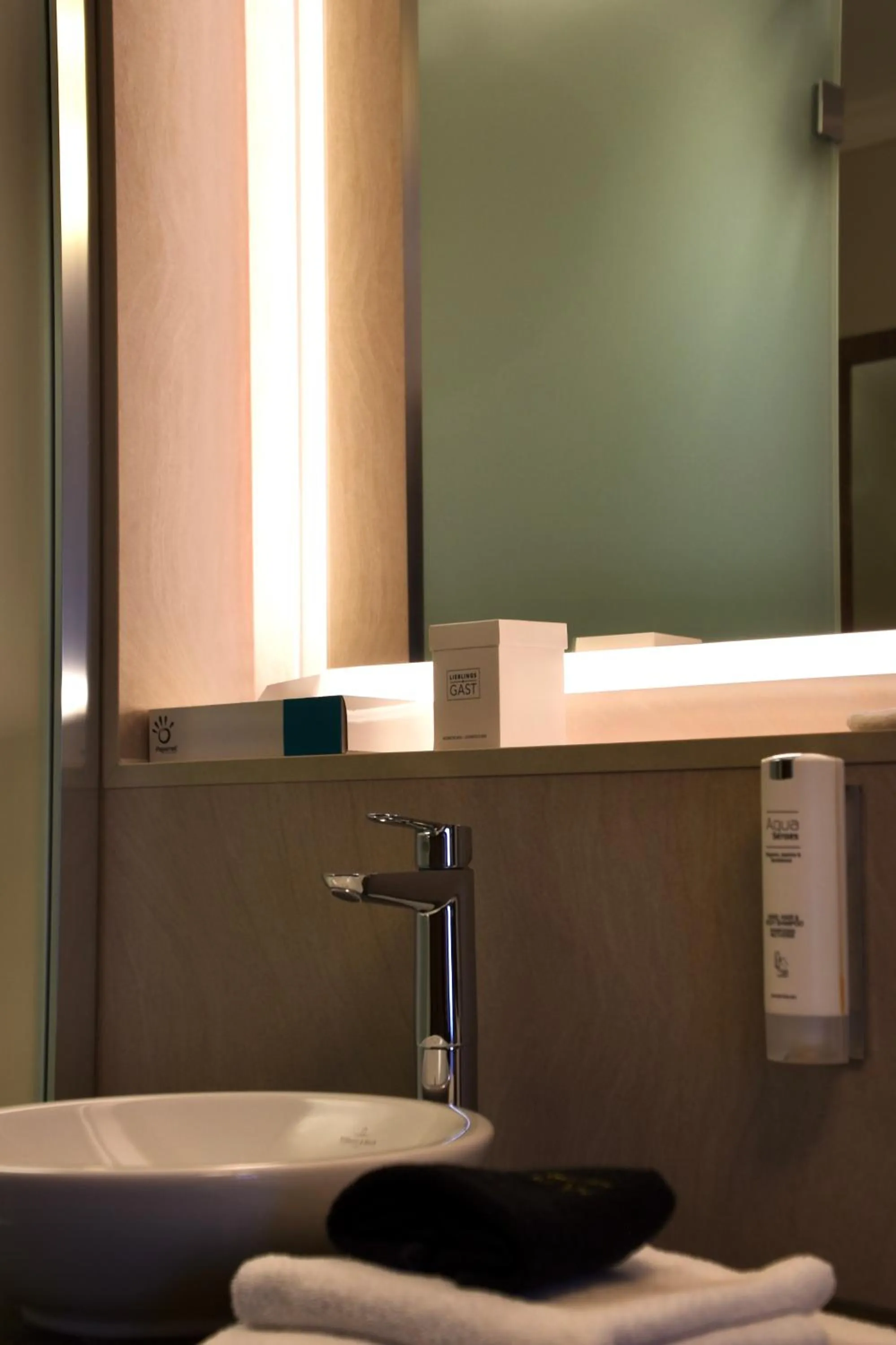 Bathroom in Schwarzer Bär Jena