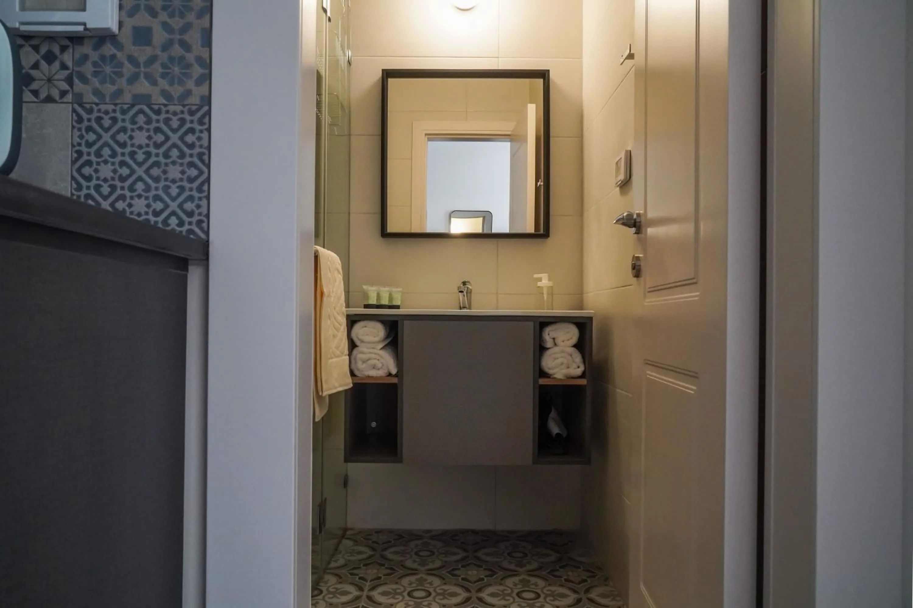 Bathroom in Apartique Hotel