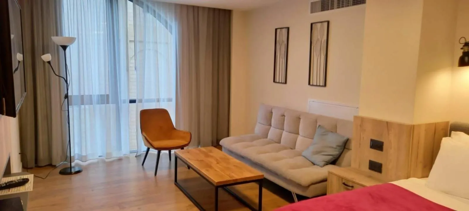 TV and multimedia, Bed in Apartique Hotel