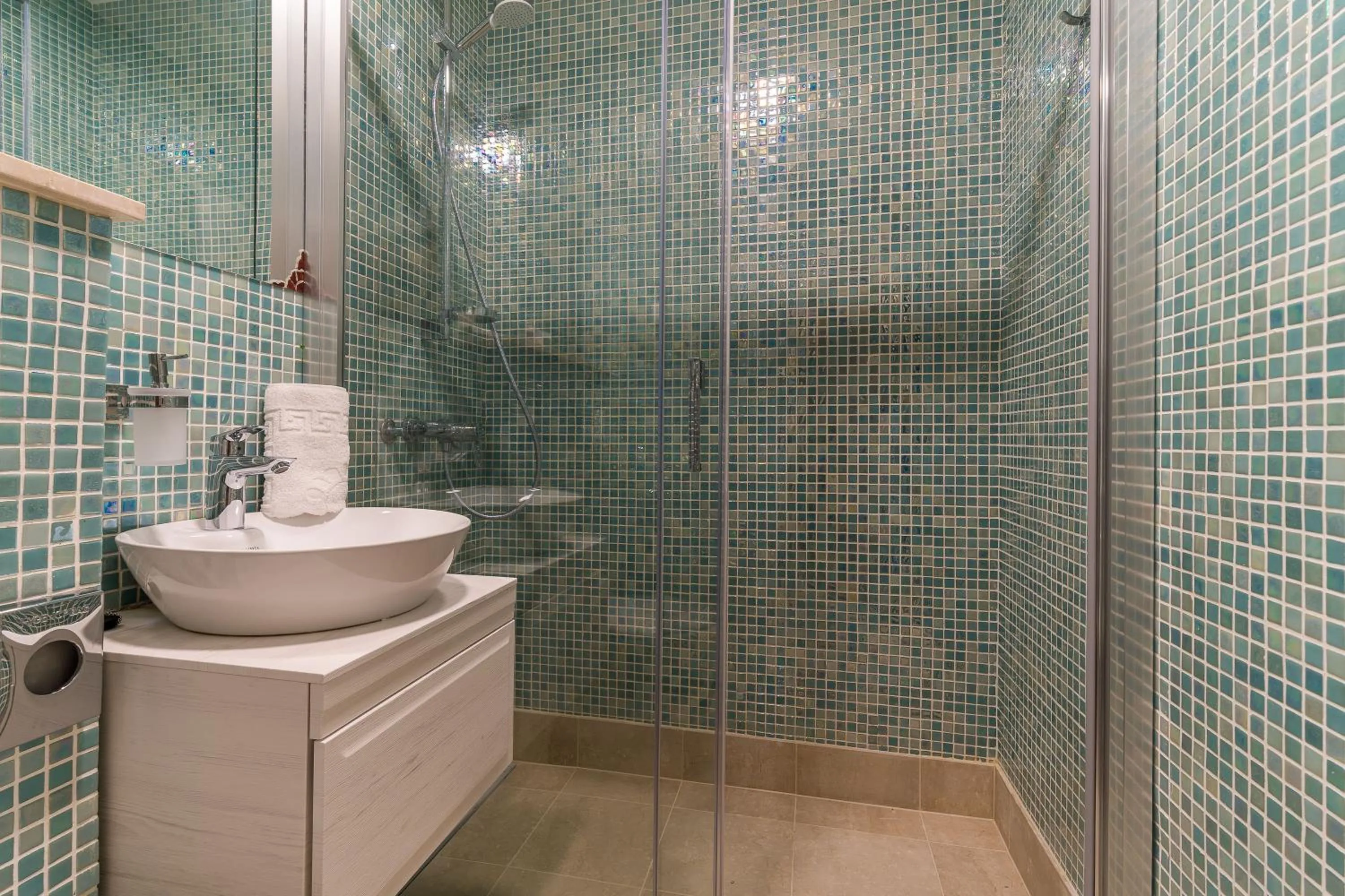 Shower in Art Hotel Dubrovnik