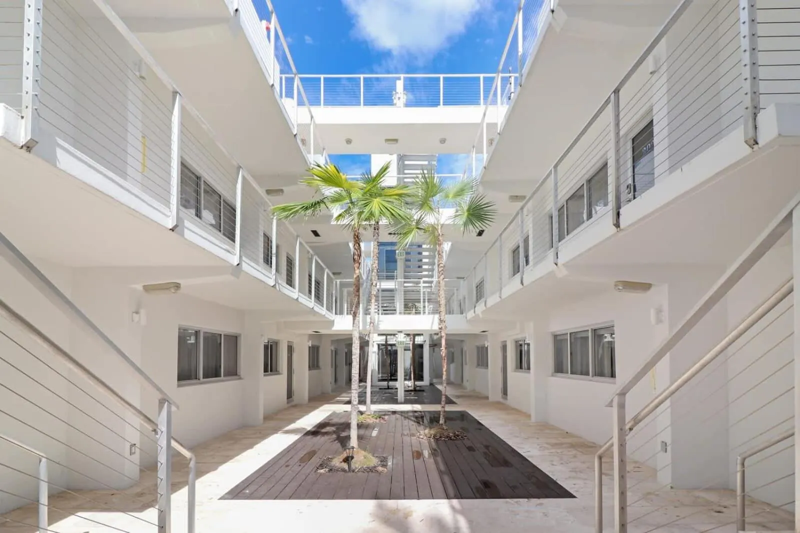 Roami at 250 Collins