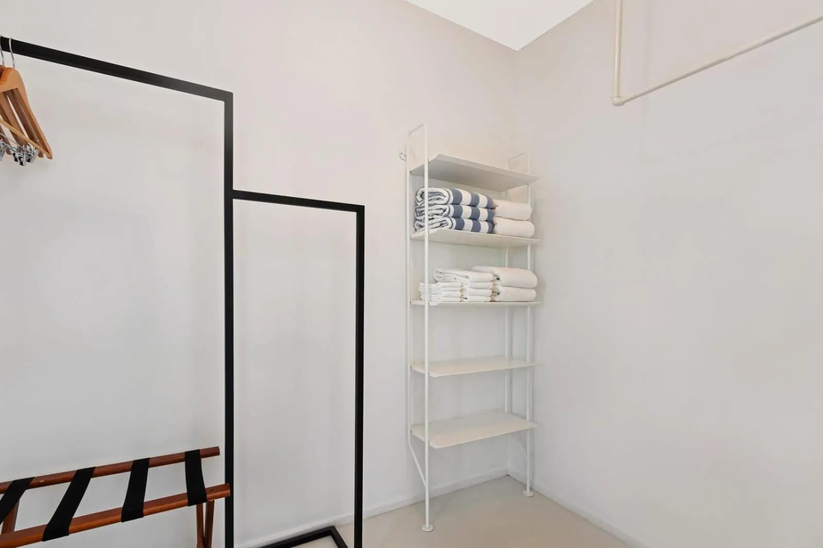 Roami at 250 Collins