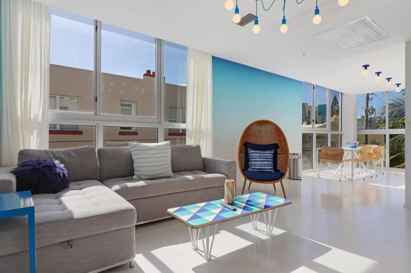 Roami at 250 Collins