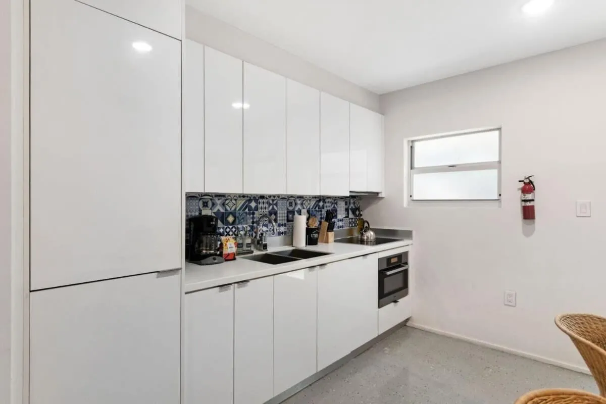 Roami at 250 Collins