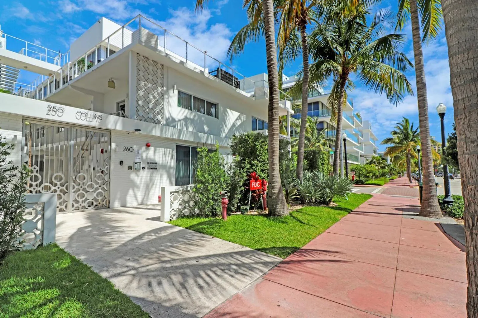 Property building in Roami at 250 Collins