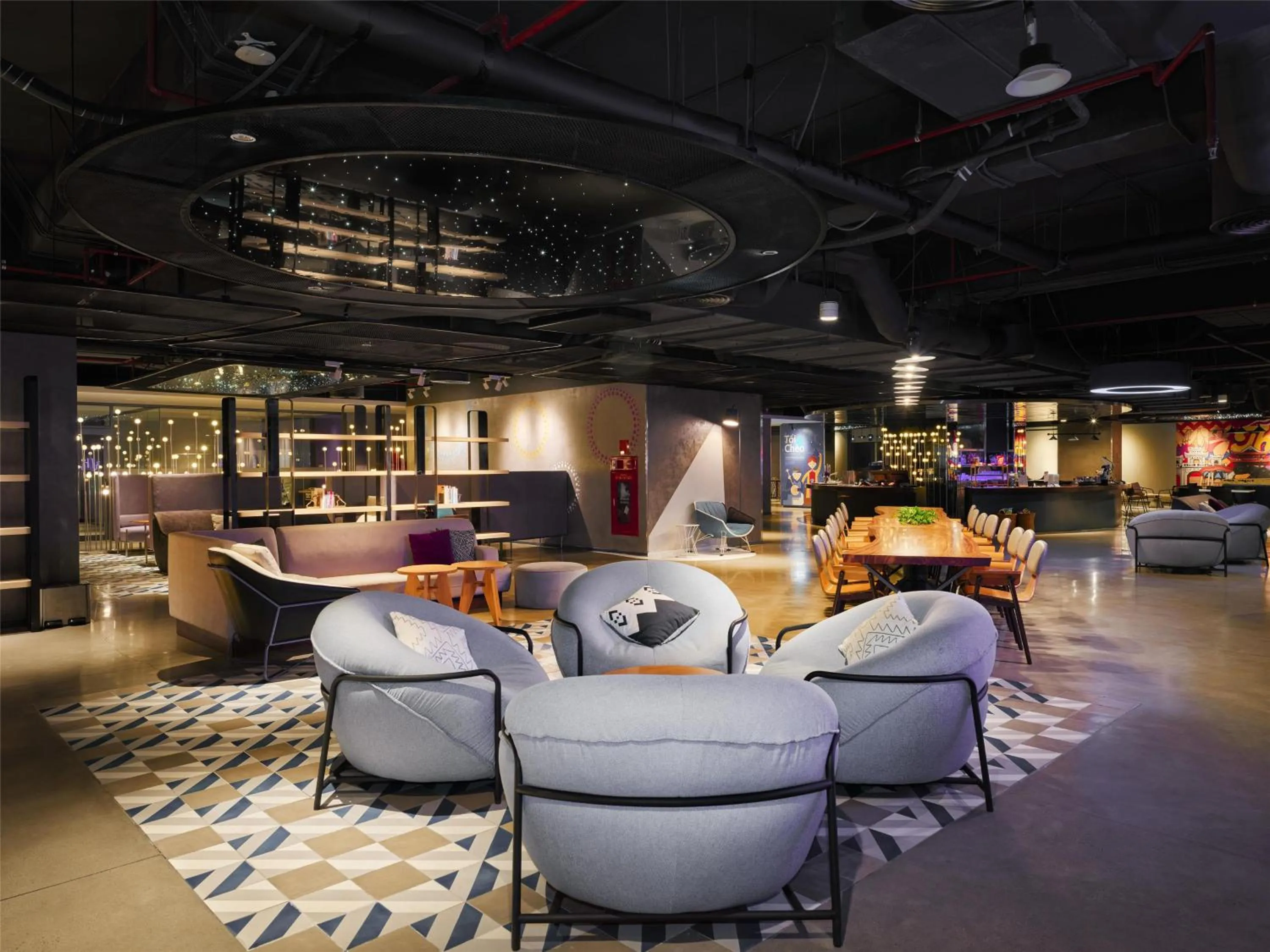 Lobby or reception in Tru by Hilton Thai Binh City Centre