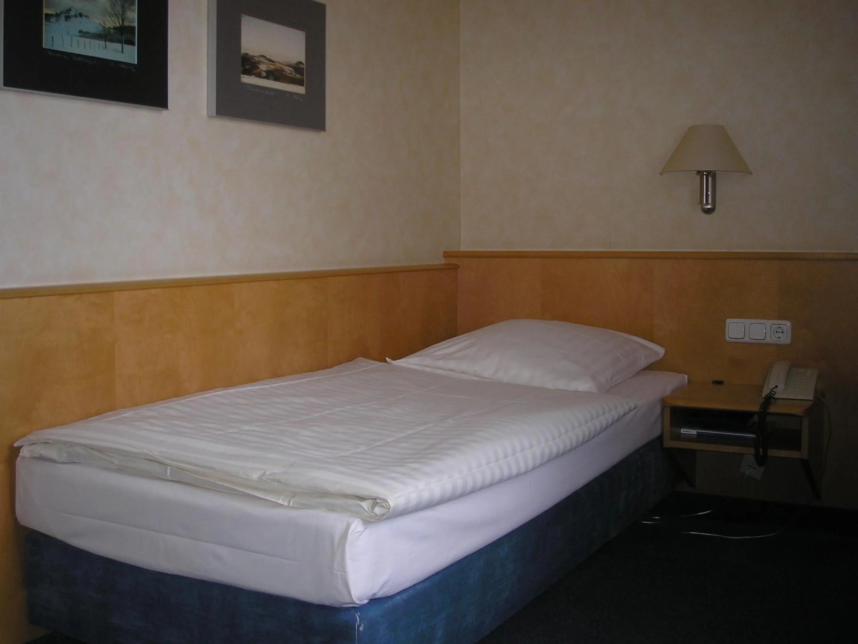 Photo of the whole room, Bed in AKZENT Hotel Altes Casino