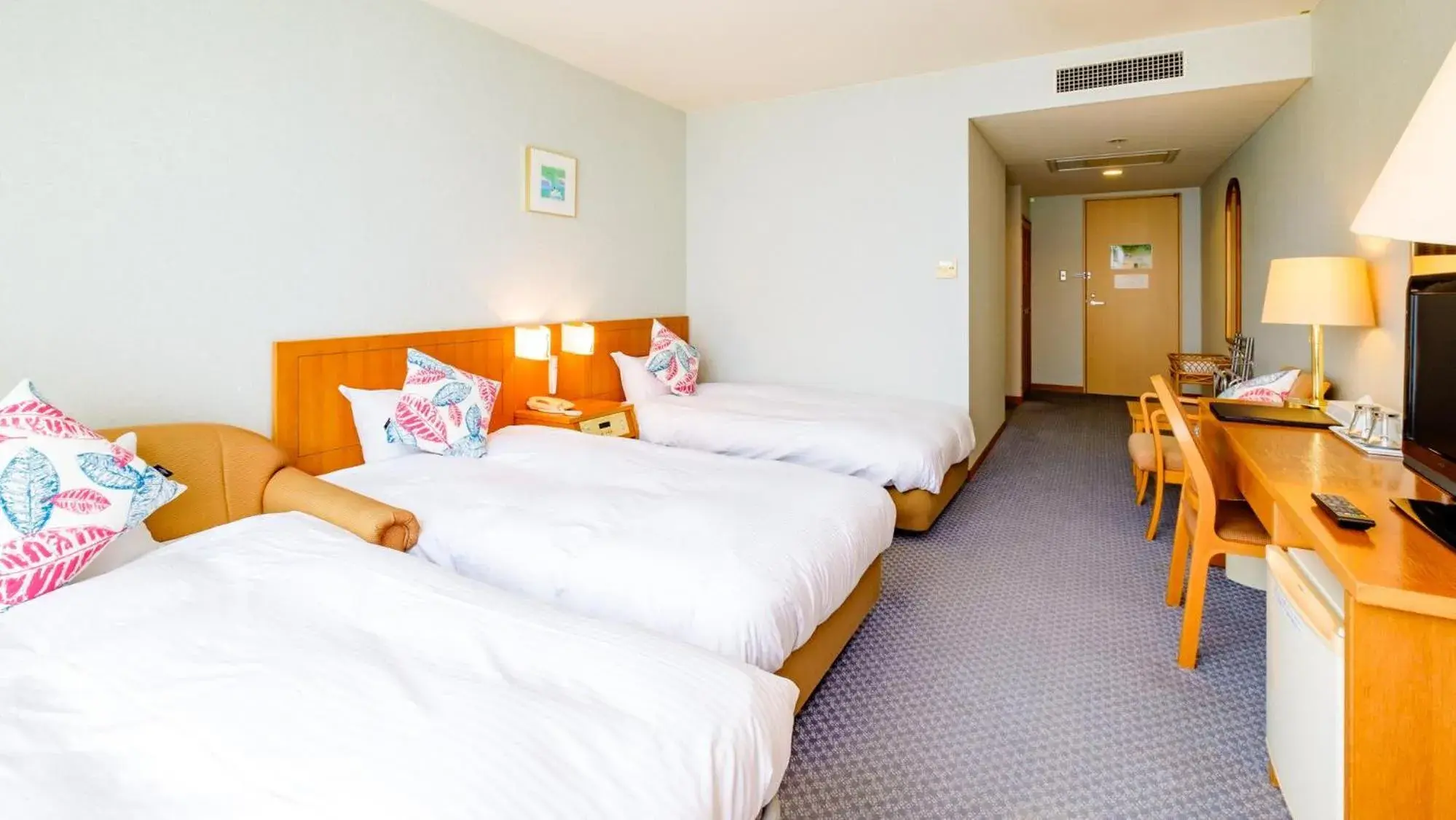 Photo of the whole room, Bed in SPA HOTEL YUTTARIKAN Photo of the whole room, Bed in SPA HOTEL YUTTARIKAN