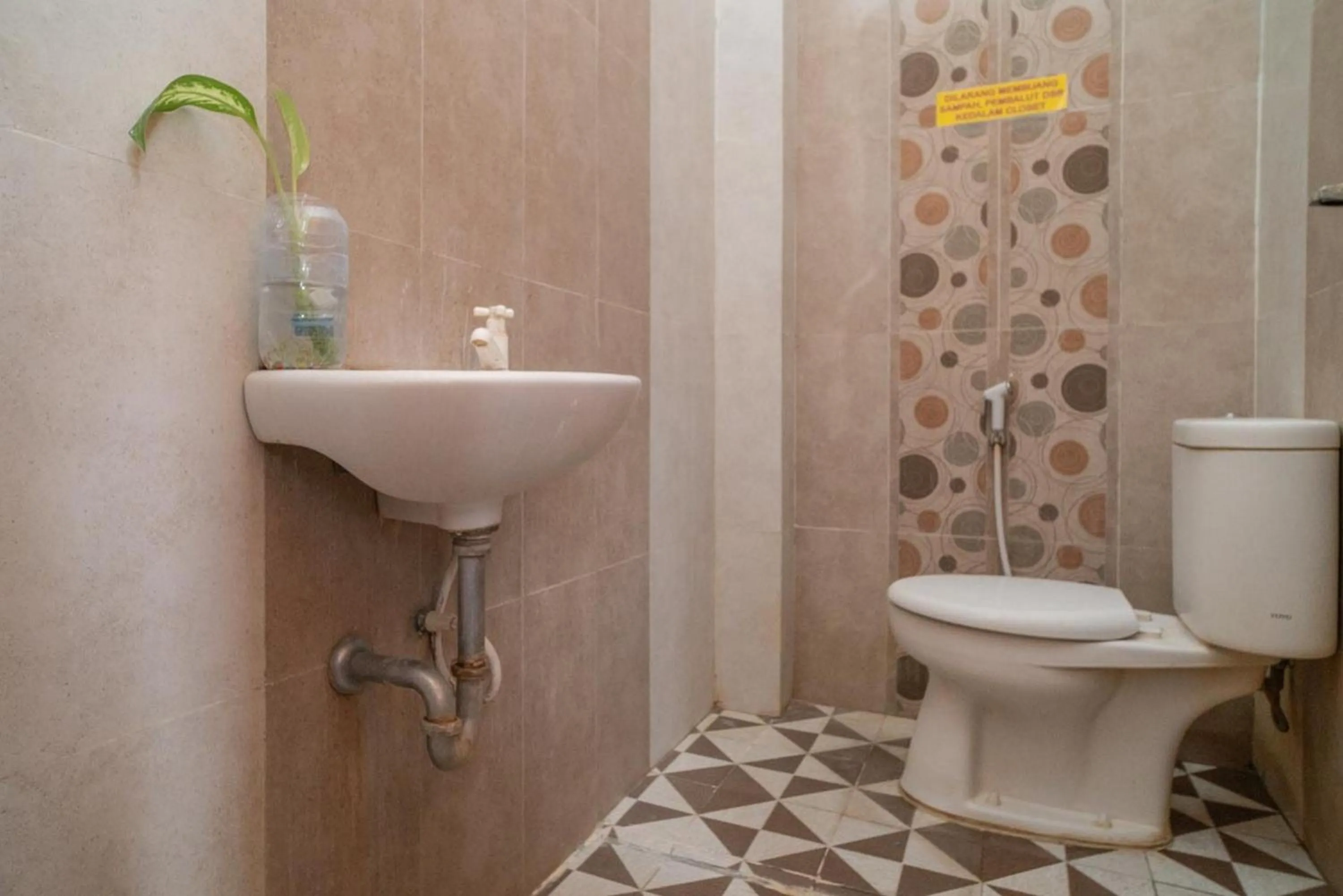 Bathroom in Rejeki Homestay Syariah Malioboro RedPartner