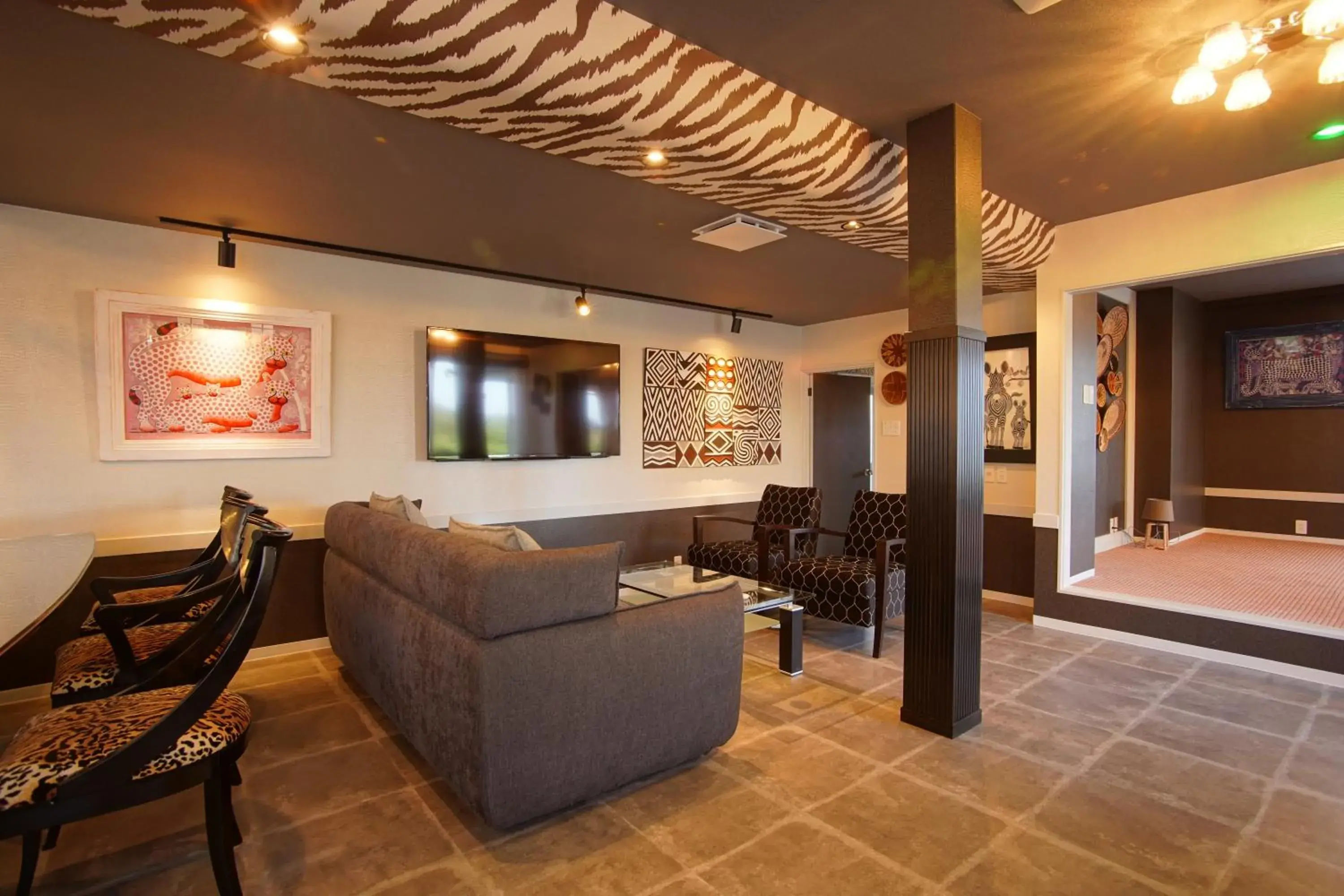 ファミーユ大室 アフリカンラグジュアリースタイルの豪華客室 1棟貸切 バーベキュー 大人数対応 ファミーユ大室 アフリカンラグジュアリースタイルの豪華客室 1棟貸切 バーベキュー 大人数対応