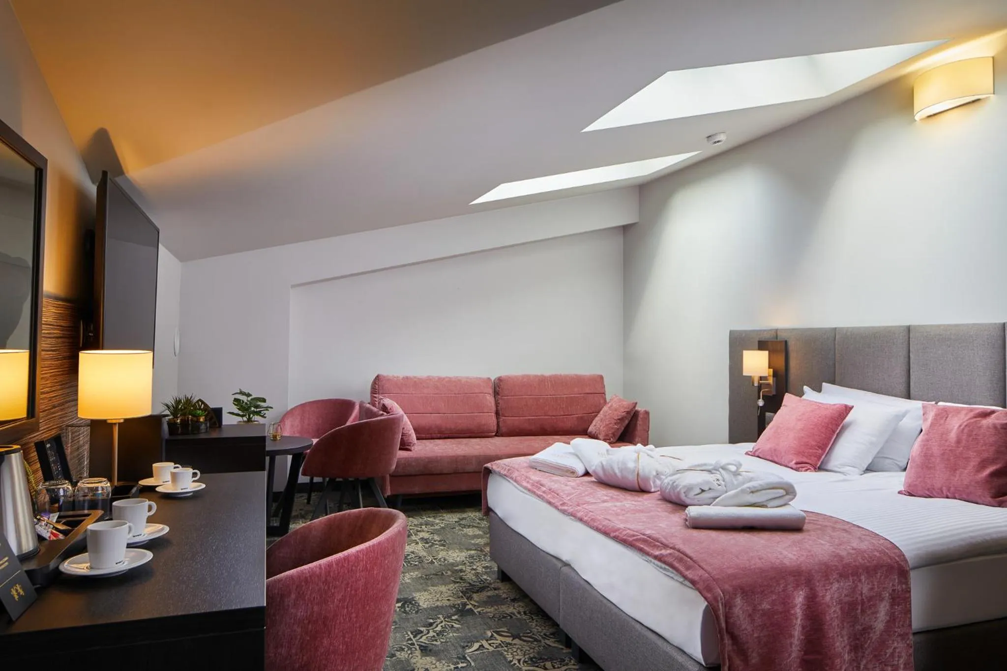 Seating area, Bed in Hotel Estera