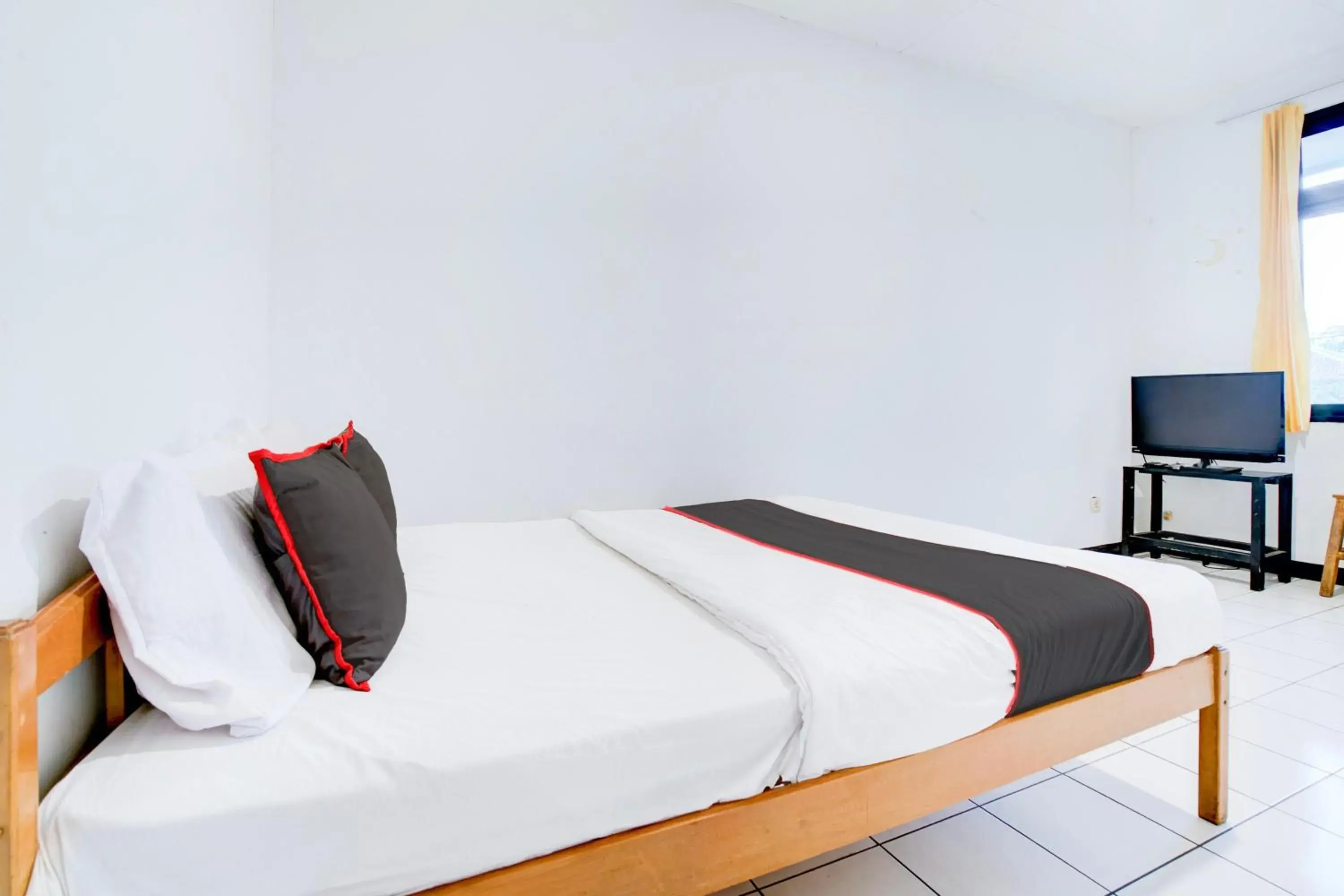 Bedroom, Bed in Villa Puncak Agape near Cipanas Mitra RedDoorz Bedroom, Bed in Villa Puncak Agape near Cipanas Mitra RedDoorz