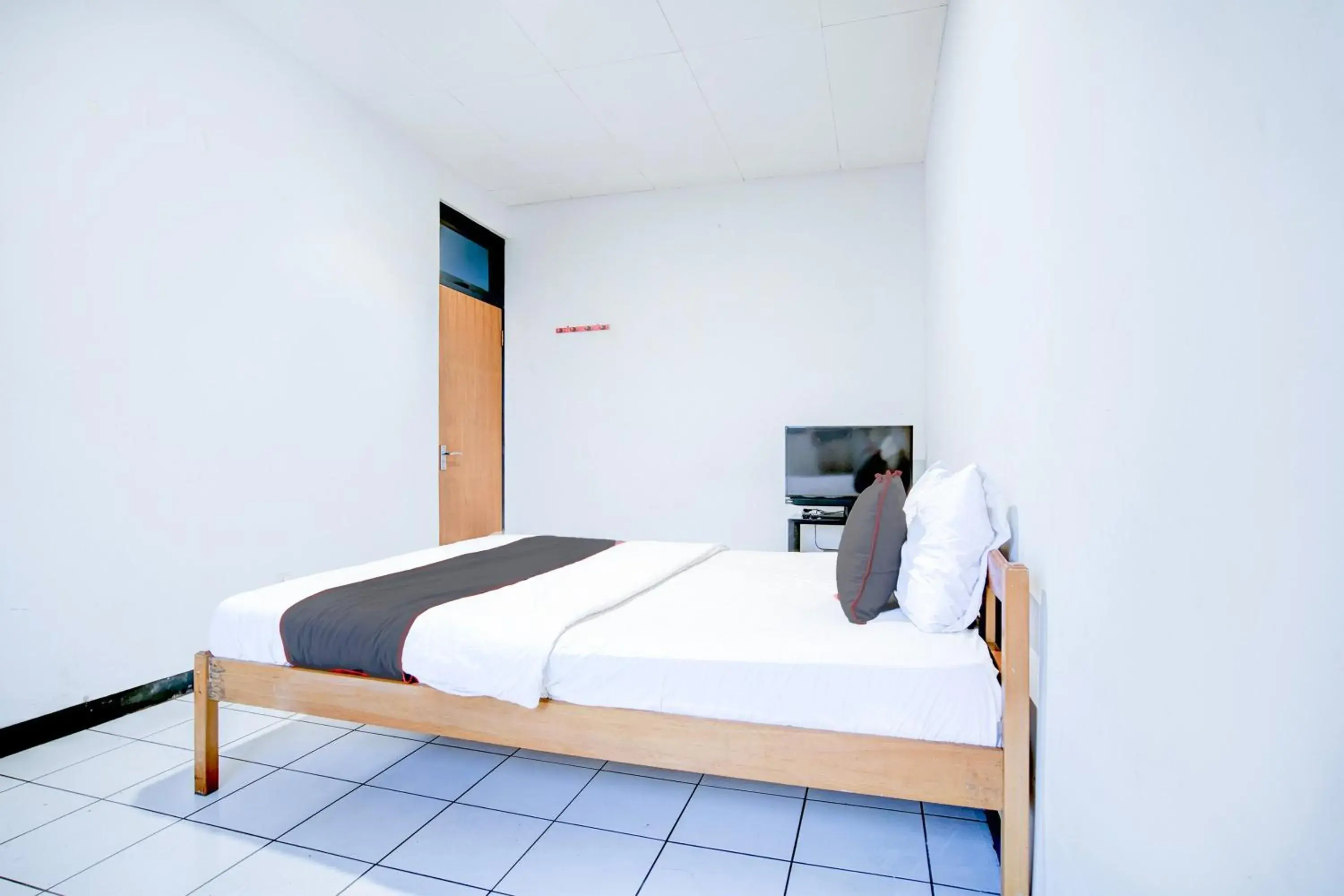 Bedroom in Villa Puncak Agape near Cipanas Mitra RedDoorz Bedroom in Villa Puncak Agape near Cipanas Mitra RedDoorz