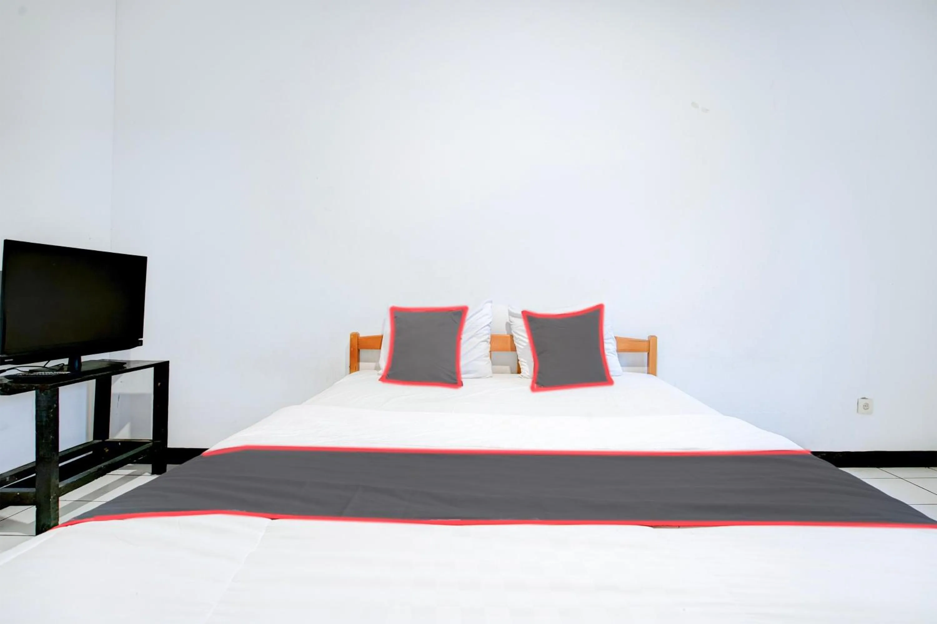 Bedroom, Bed in Villa Puncak Agape near Cipanas Mitra RedDoorz