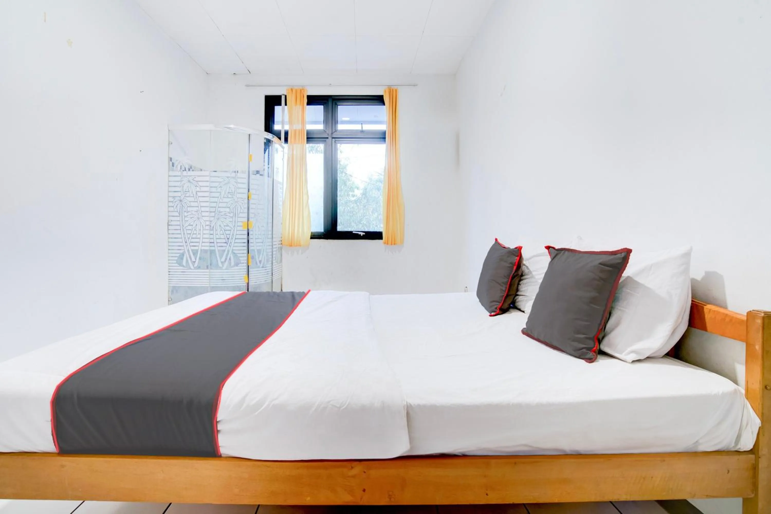 Bedroom, Bed in Villa Puncak Agape near Cipanas Mitra RedDoorz