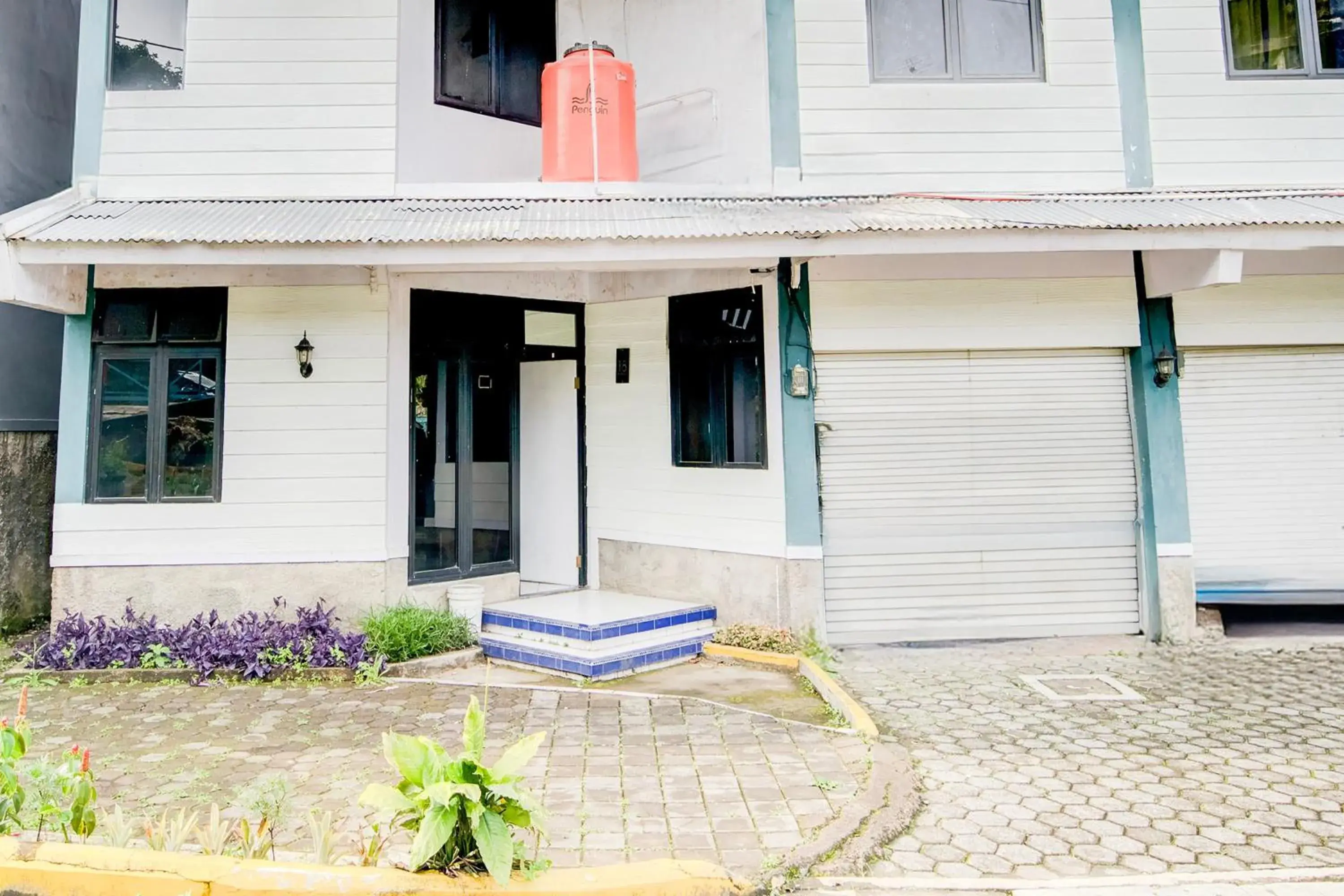 Lobby or reception in Villa Puncak Agape near Cipanas Mitra RedDoorz Lobby or reception in Villa Puncak Agape near Cipanas Mitra RedDoorz