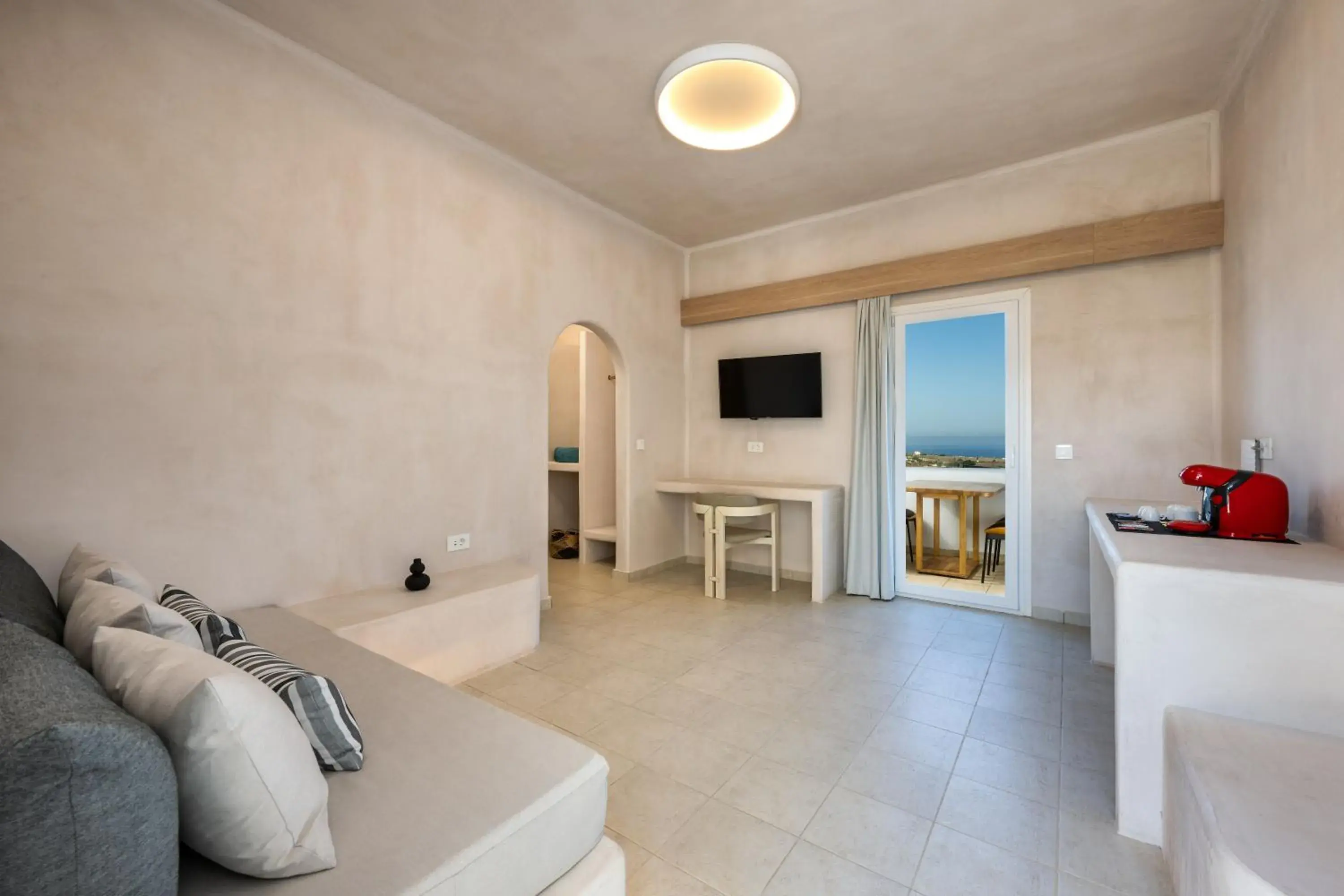 Grande suite sea view with outdoor hot tub in Aelia Luxury Suites Grande suite sea view with outdoor hot tub in Aelia Luxury Suites