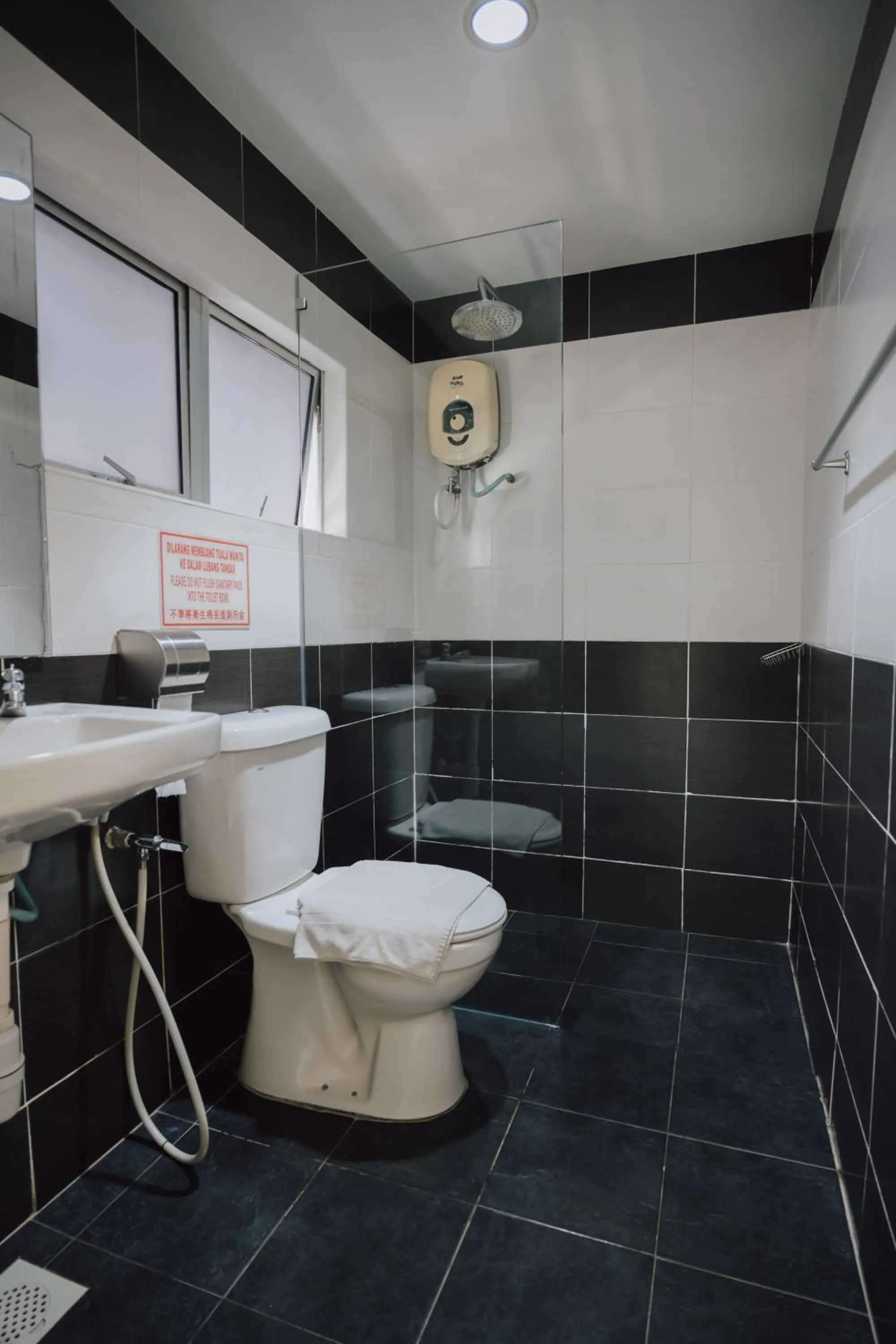 Toilet in ND Hotel Melaka