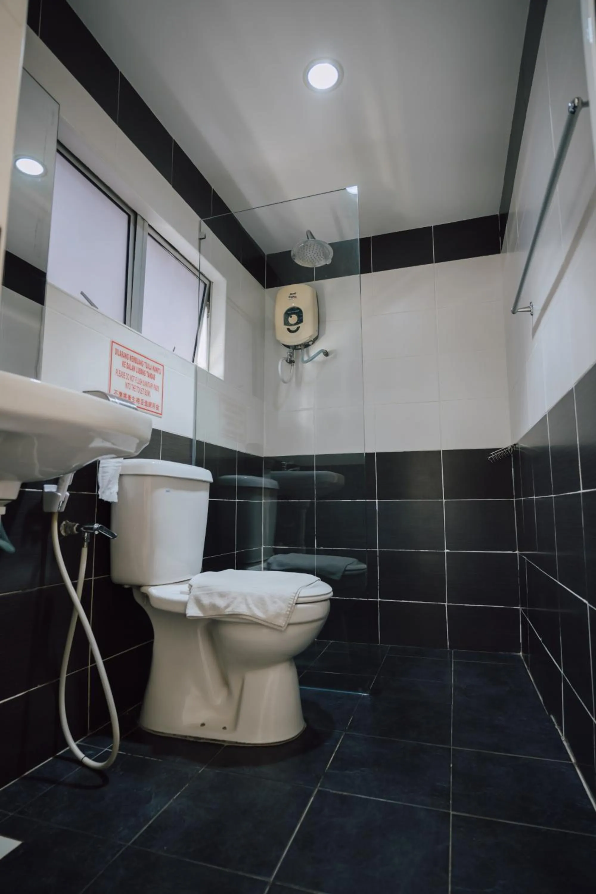 Toilet in ND Hotel Melaka