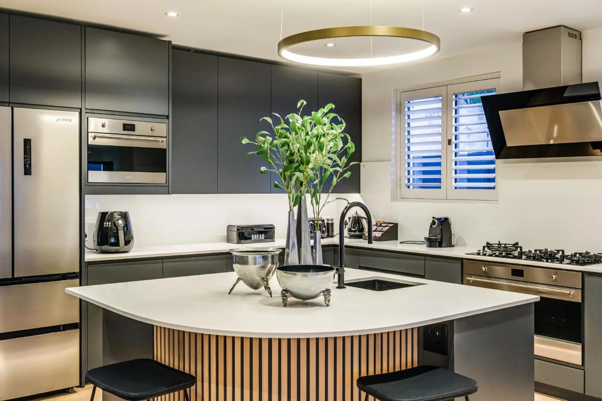 Kitchen or kitchenette in Wescamp Villa