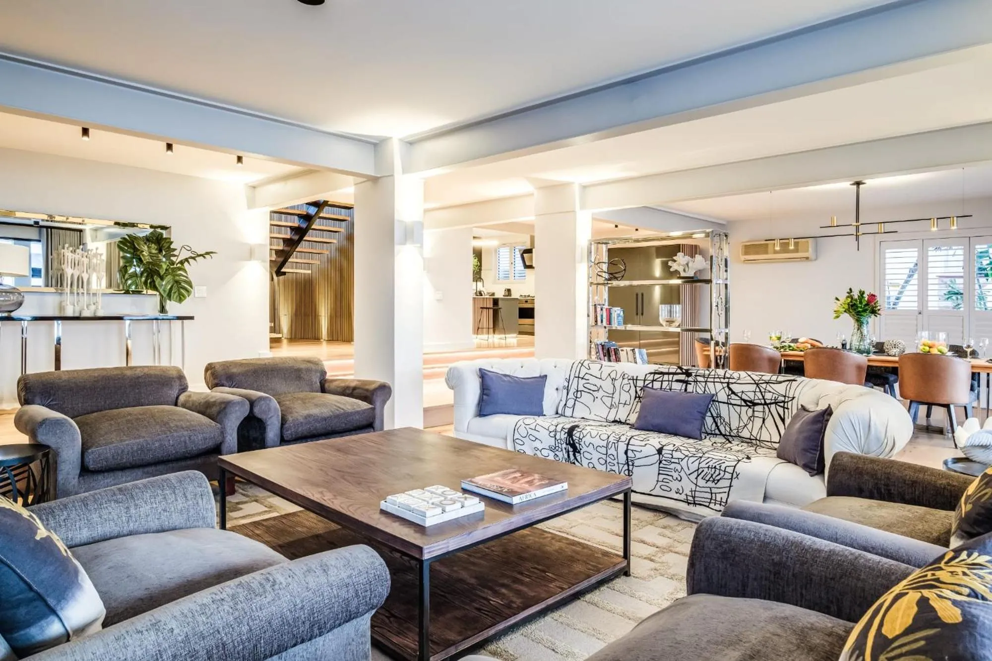 Living room in Wescamp Villa
