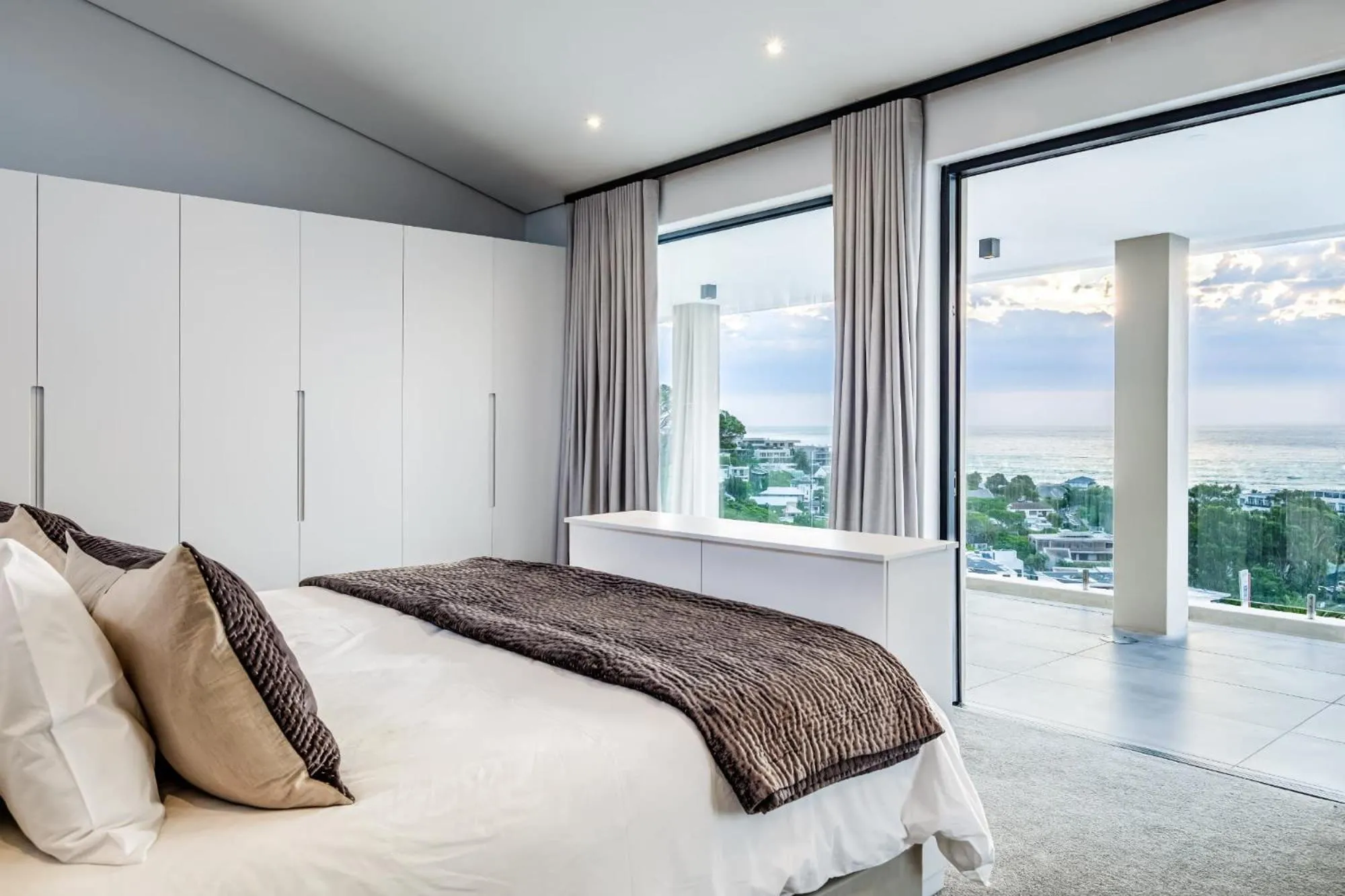 Bed in Wescamp Villa