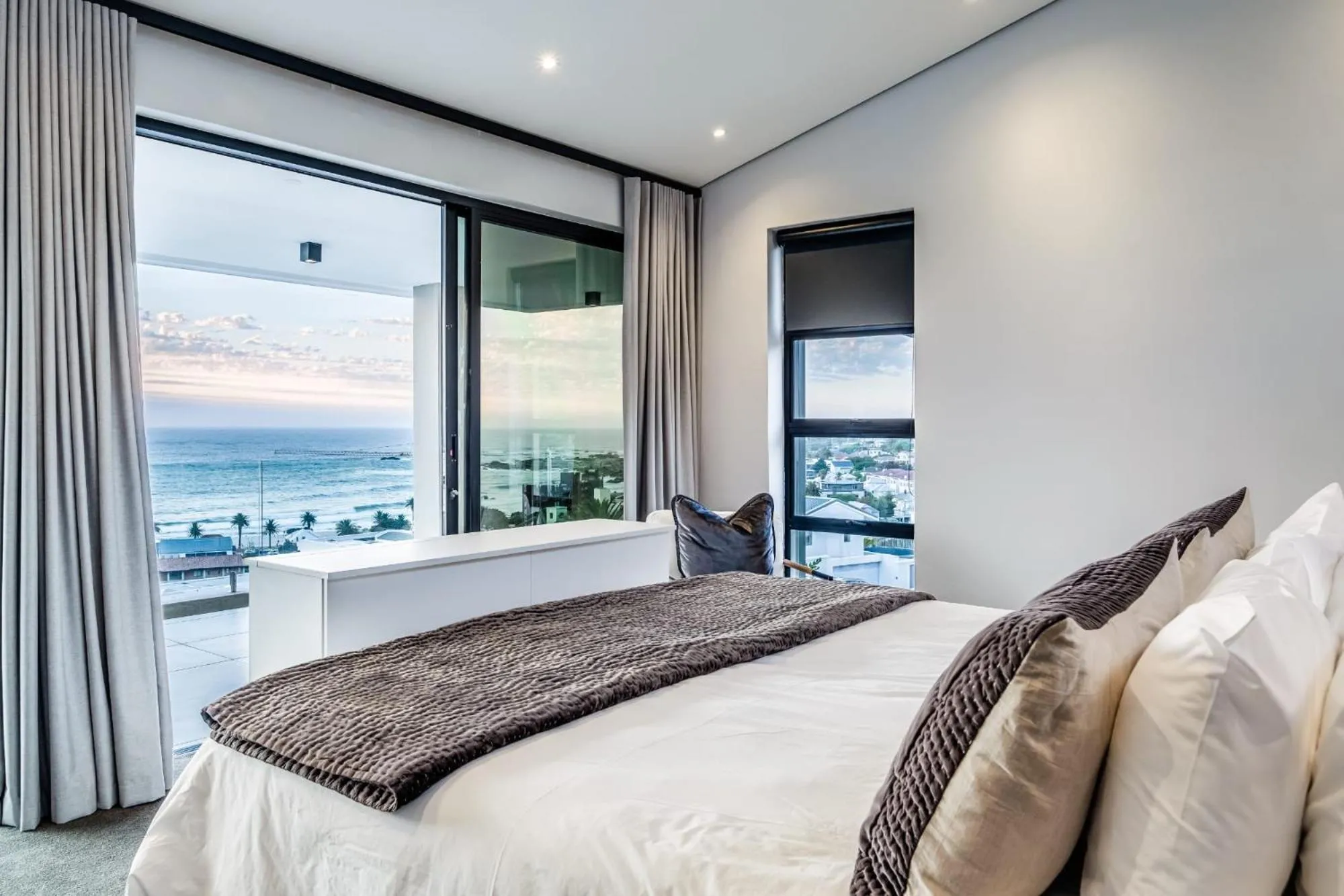 Bed in Wescamp Villa