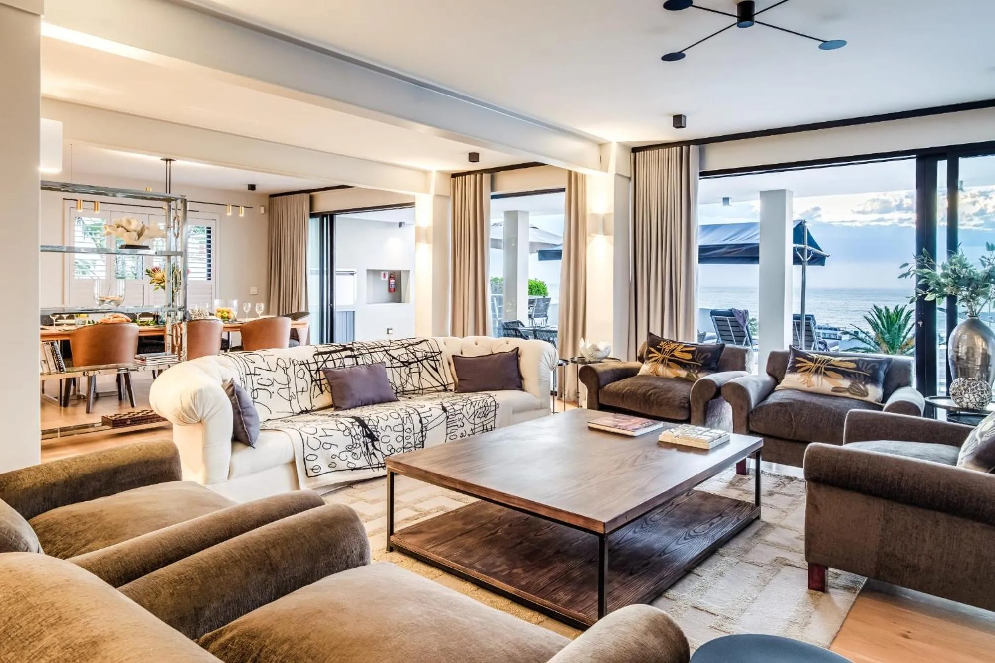 Living room in Wescamp Villa