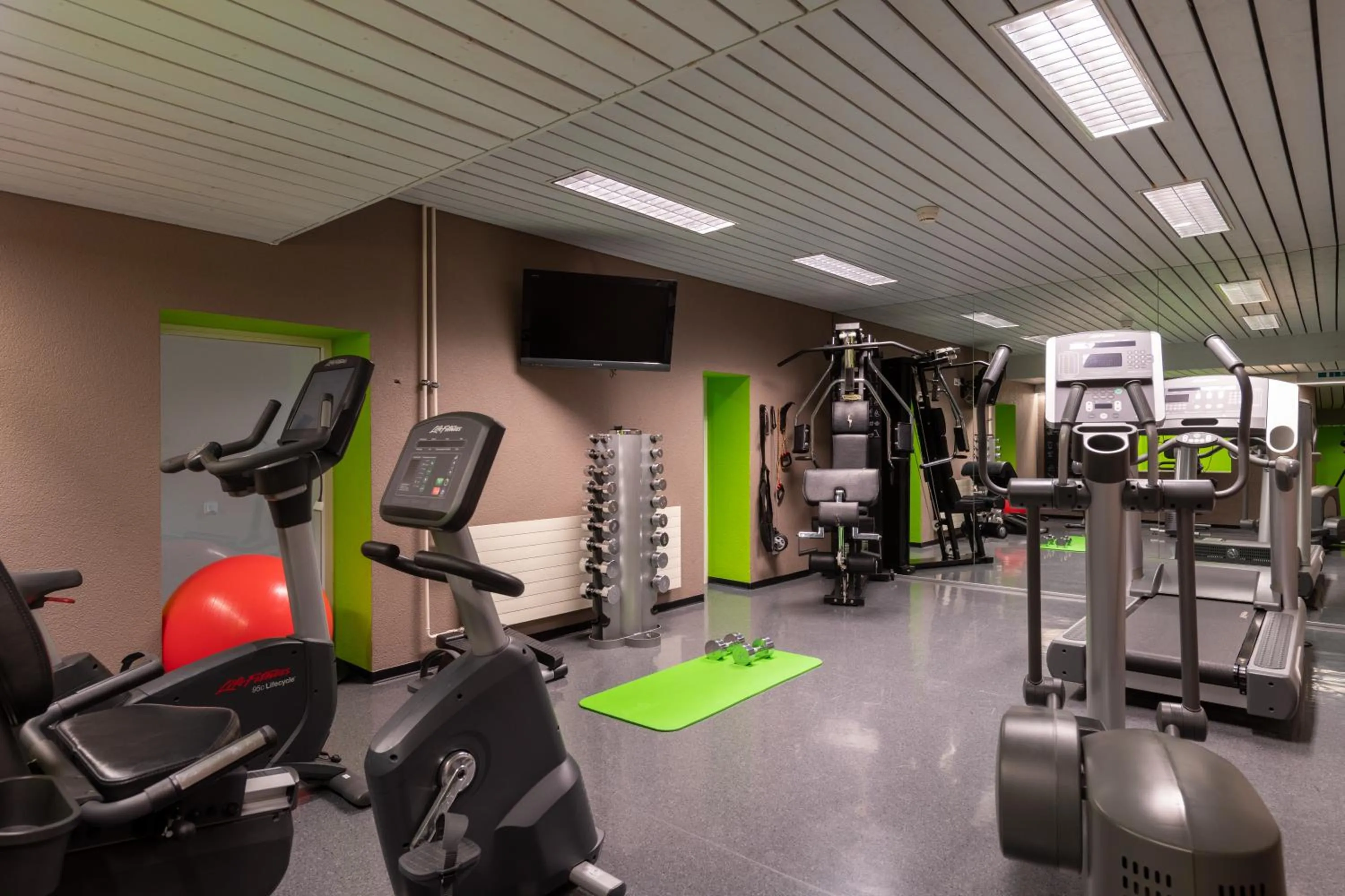 Fitness centre/facilities in Hotel Victoria Lauberhorn Wengen, a Faern Collection Hotel