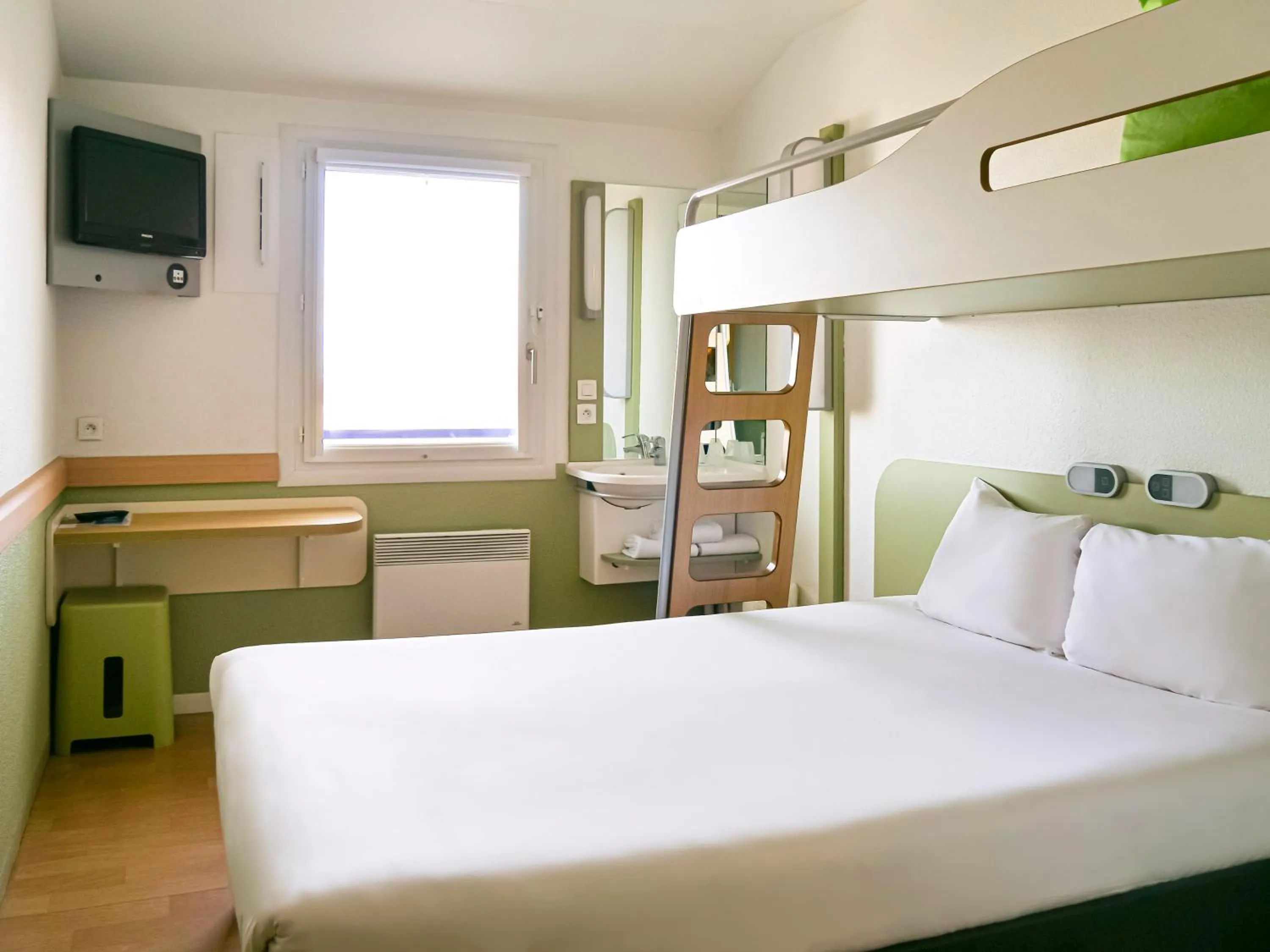 bunk bed, Bed in Ibis Budget Perpignan Nord Rivesaltes