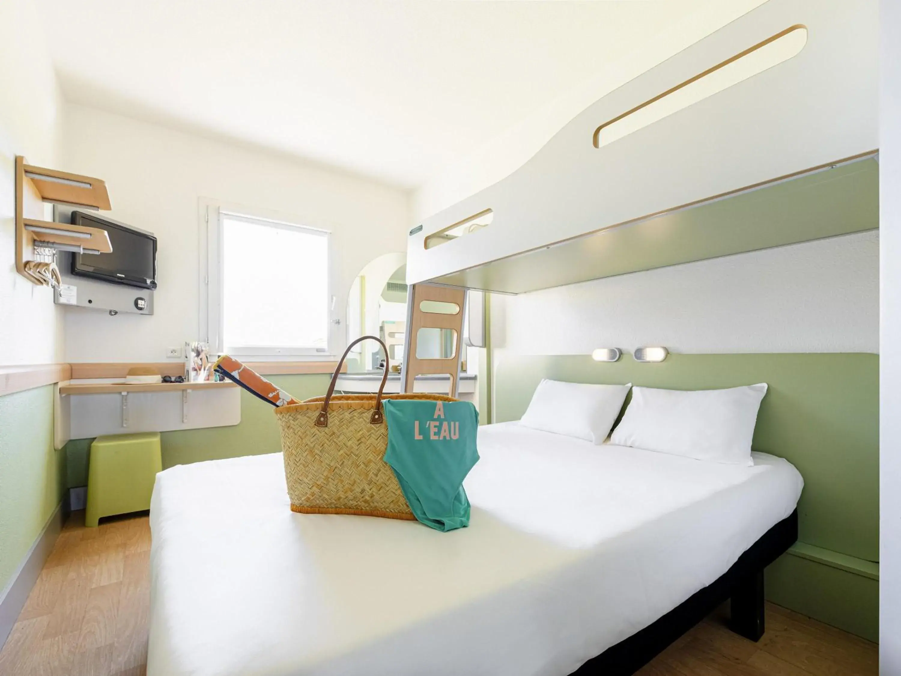 Bedroom, Bed in Ibis Budget Perpignan Nord Rivesaltes Bedroom, Bed in Ibis Budget Perpignan Nord Rivesaltes