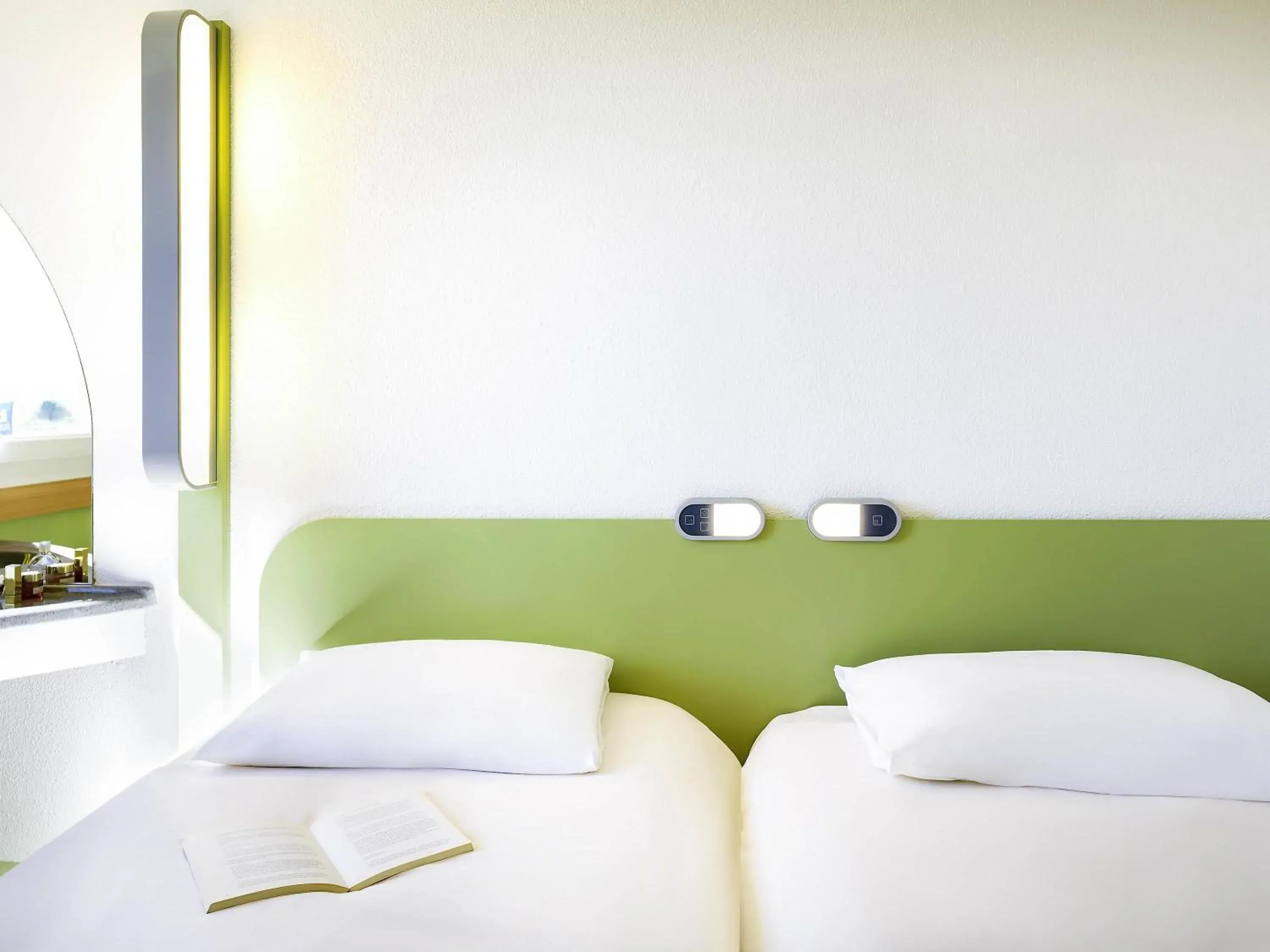 Bedroom, Bed in Ibis Budget Perpignan Nord Rivesaltes Bedroom, Bed in Ibis Budget Perpignan Nord Rivesaltes