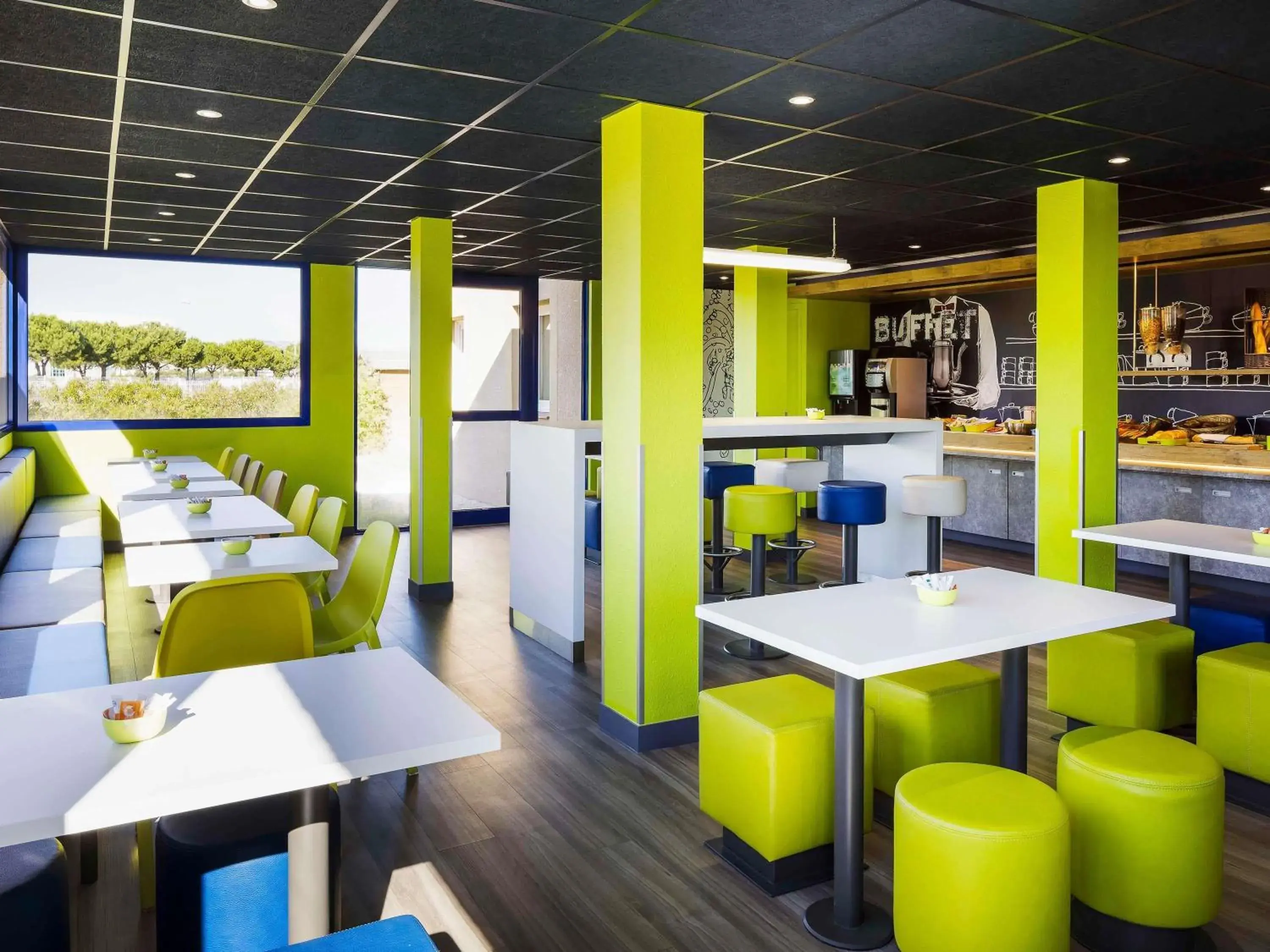 Property building in Ibis Budget Perpignan Nord Rivesaltes Property building in Ibis Budget Perpignan Nord Rivesaltes