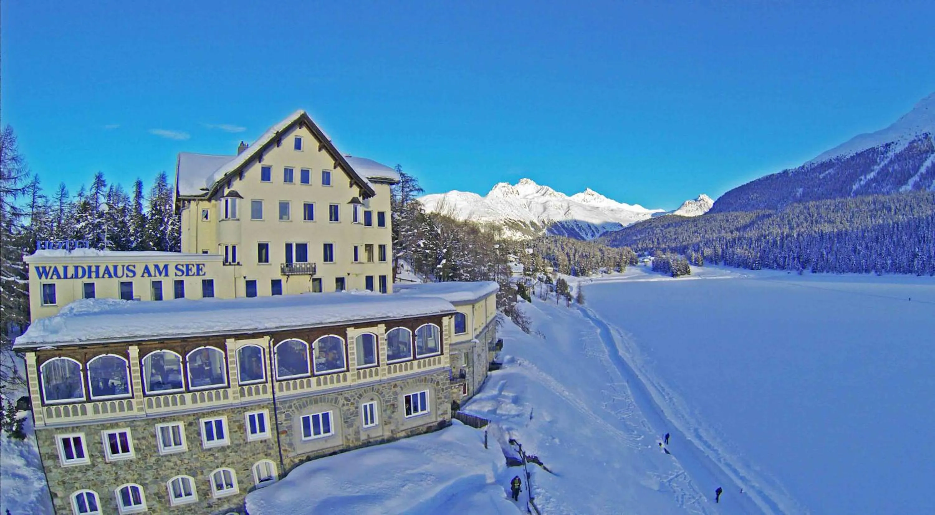 Property building in Hotel Waldhaus am See
