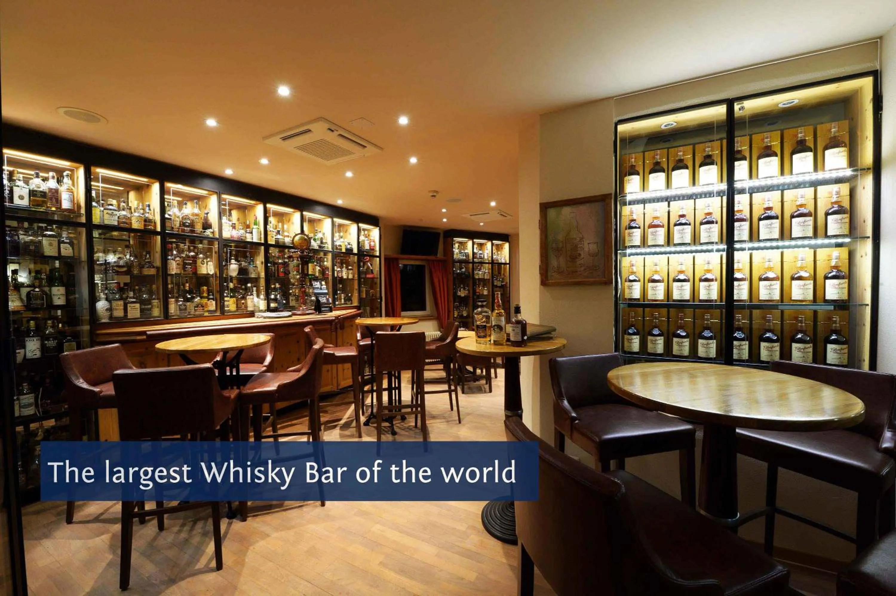 Lounge or bar in Hotel Waldhaus am See