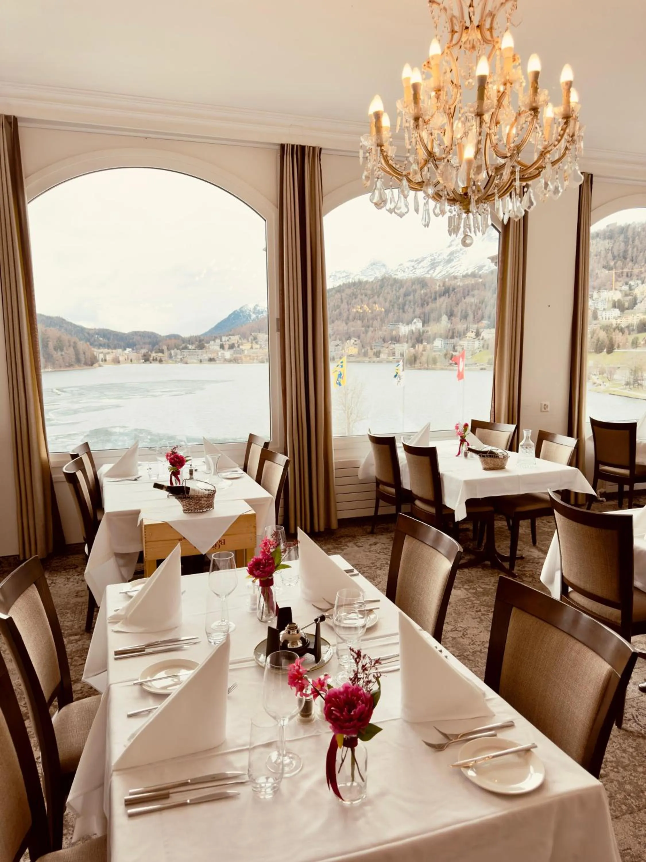 Restaurant/places to eat in Hotel Waldhaus am See