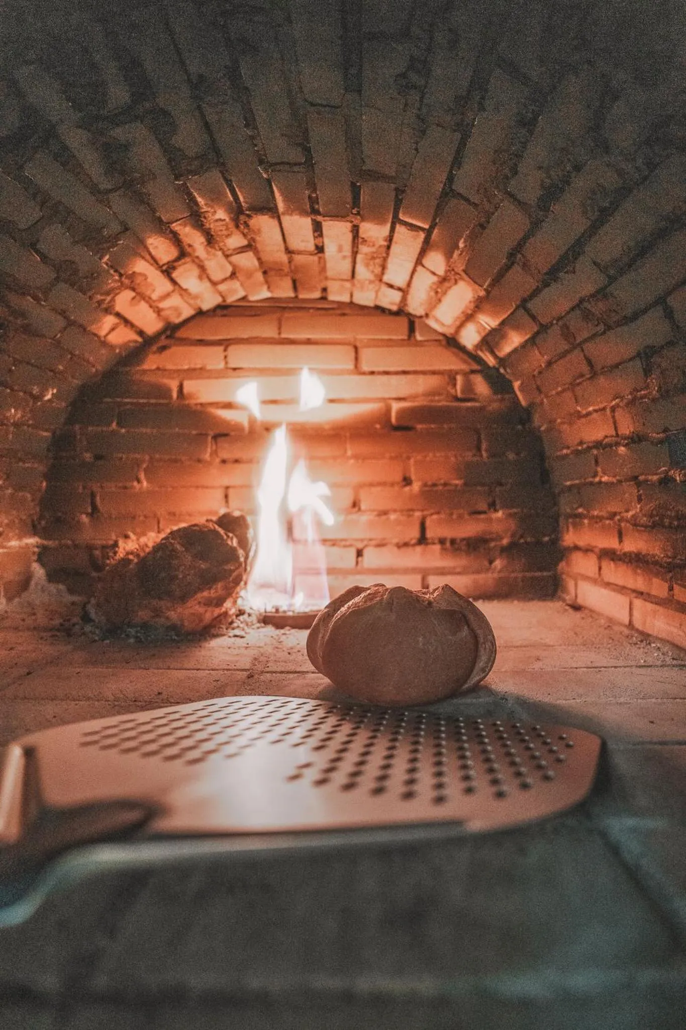oven in Eco Hotel Cueva del Gato