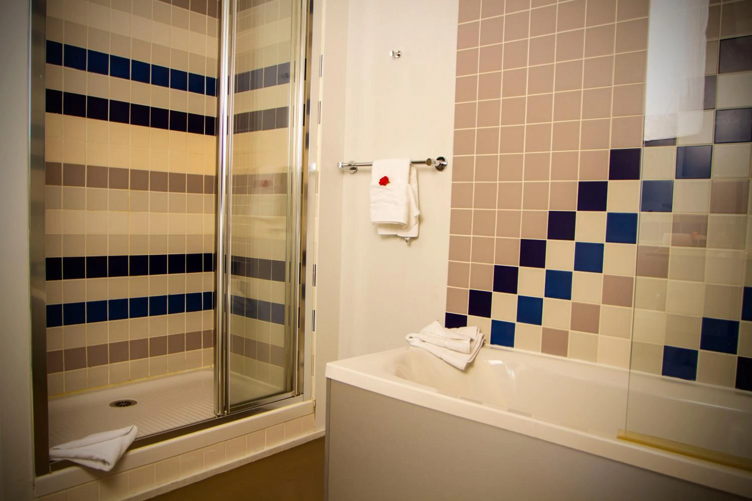 Bathroom in Privilège Appart Hôtel Saint Exupéry