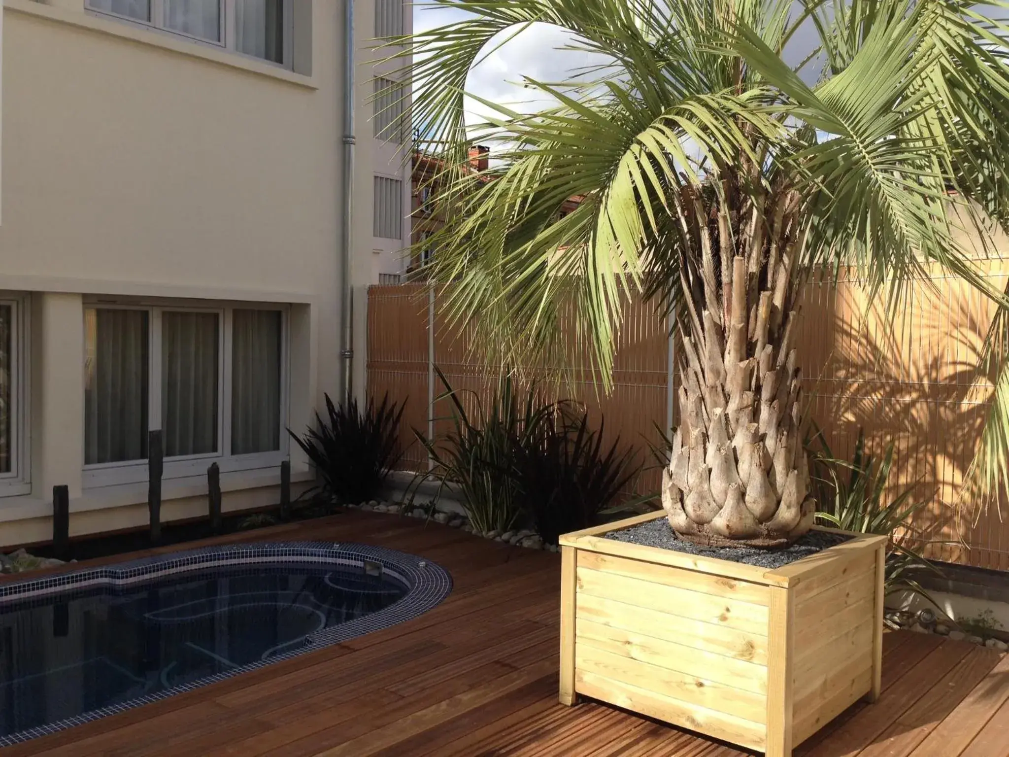 Spa and wellness centre/facilities in Privilège Appart Hôtel Saint Exupéry Spa and wellness centre/facilities in Privilège Appart Hôtel Saint Exupéry