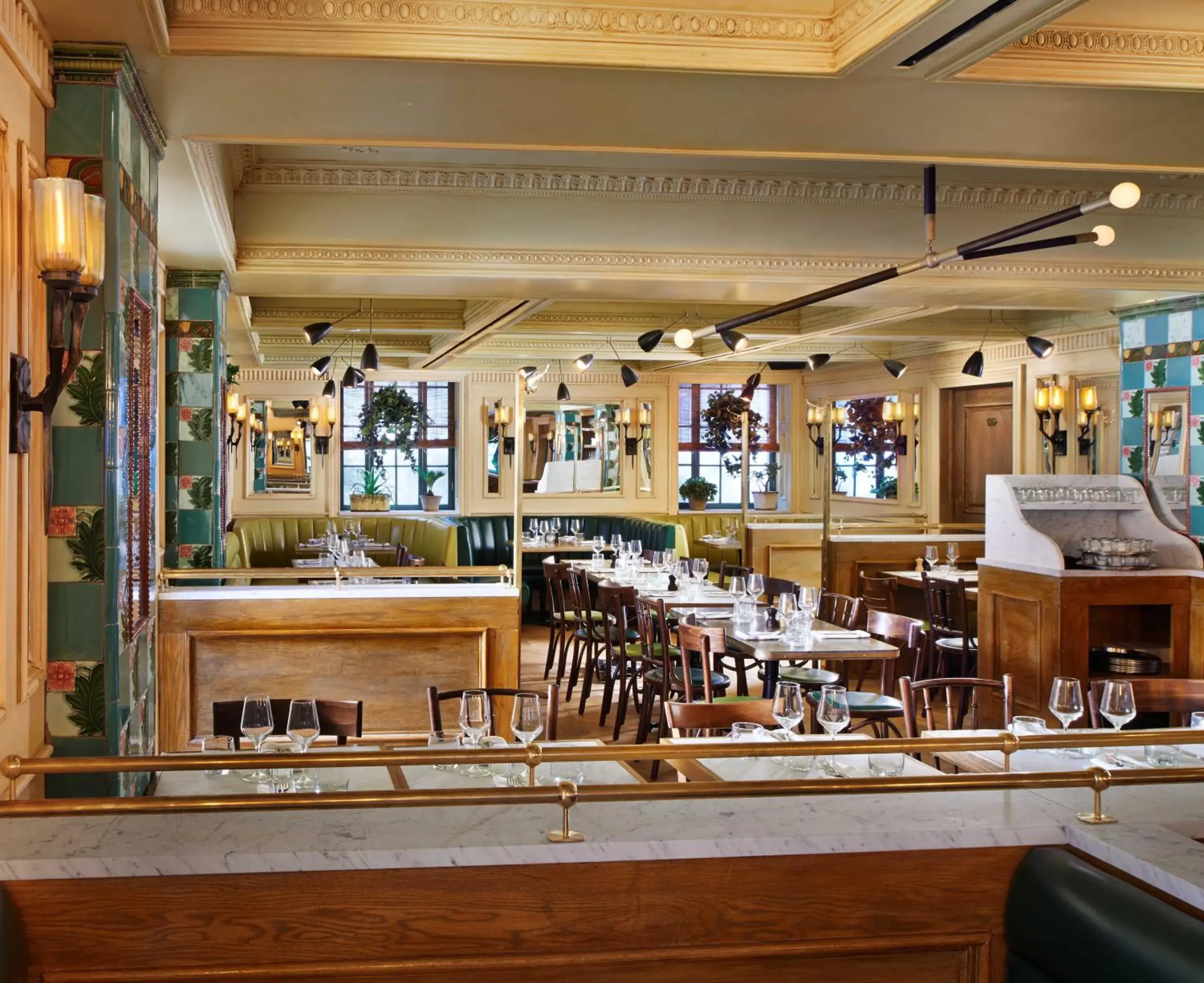 Restaurant/places to eat in The Marlton Hotel Restaurant/places to eat in The Marlton Hotel